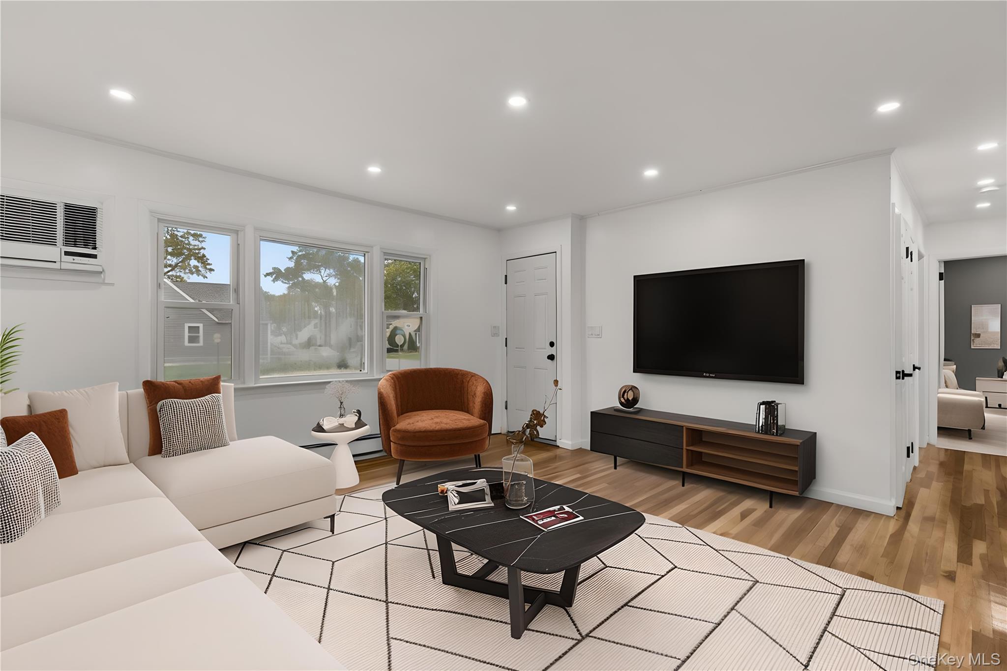 #1 photo, 104 E Gates Avenue, サフォーク郡 Lindenhurst , NY 11757