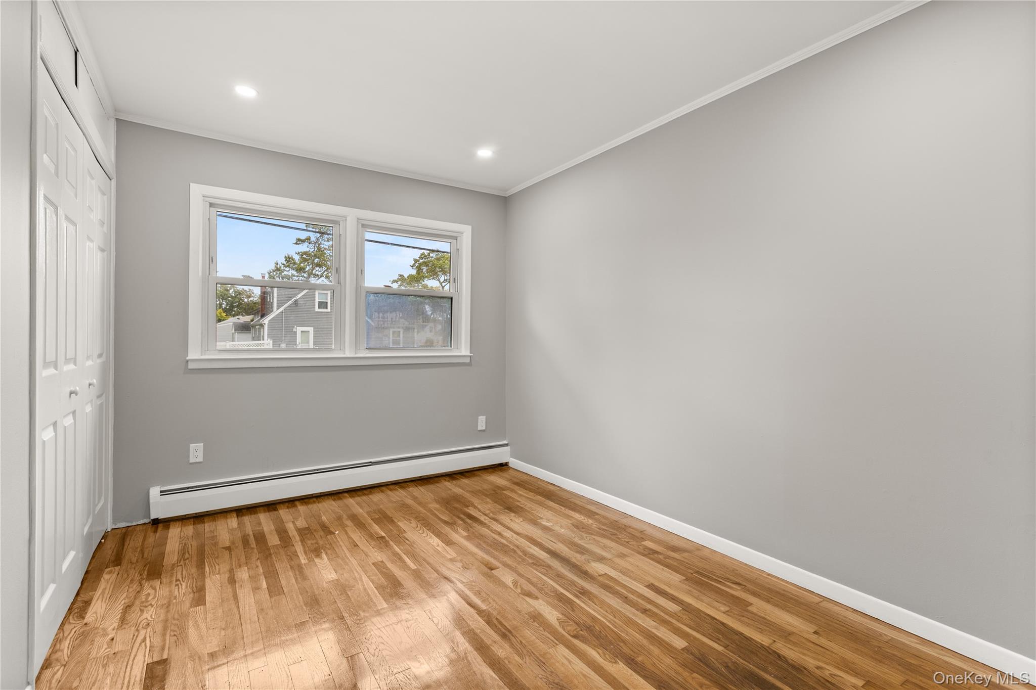 #10 photo, 104 E Gates Avenue, サフォーク郡 Lindenhurst , NY 11757