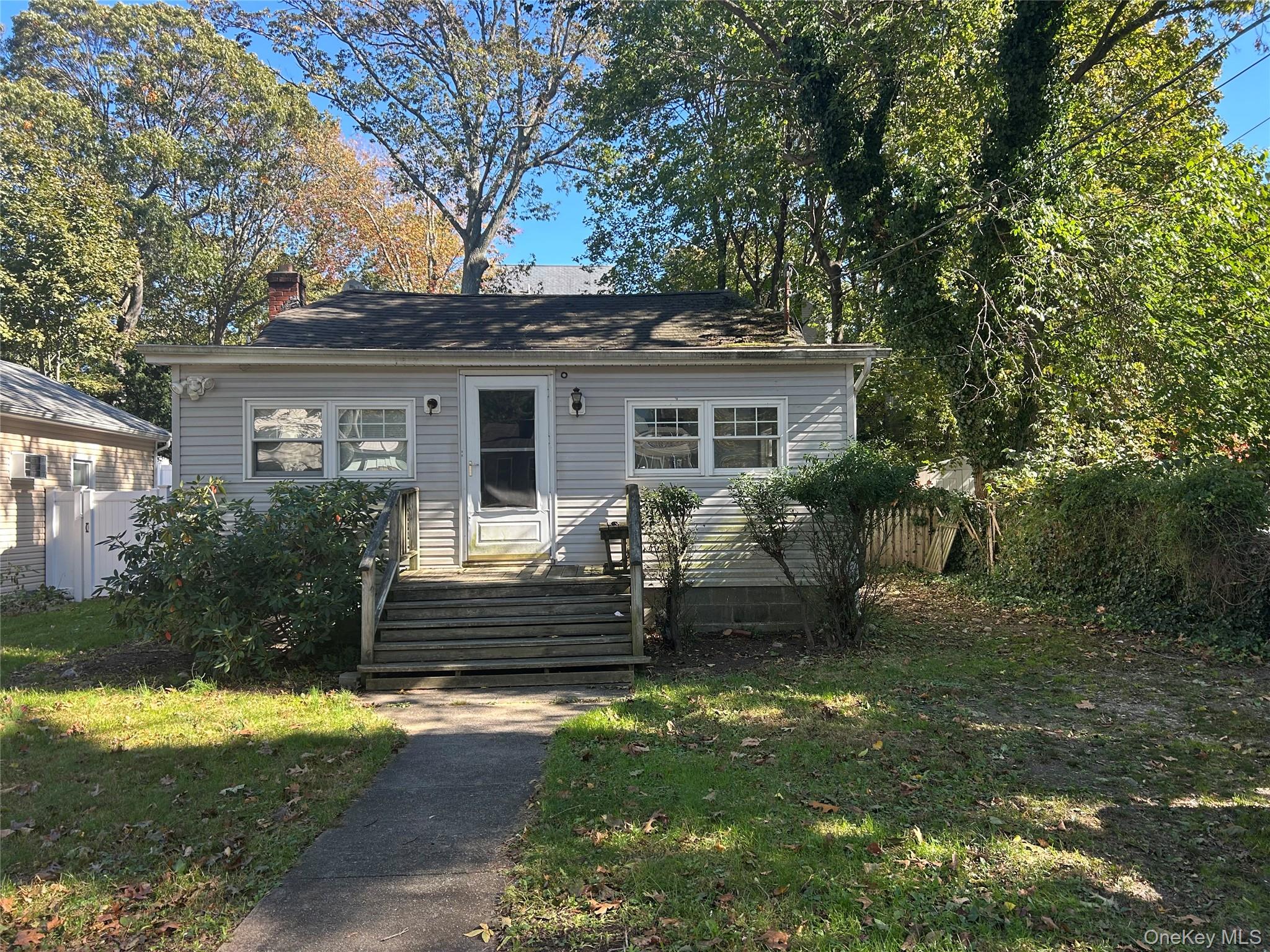 #1 photo, 129 Westbury Drive, 东长岛 Sound Beach , NY 11789