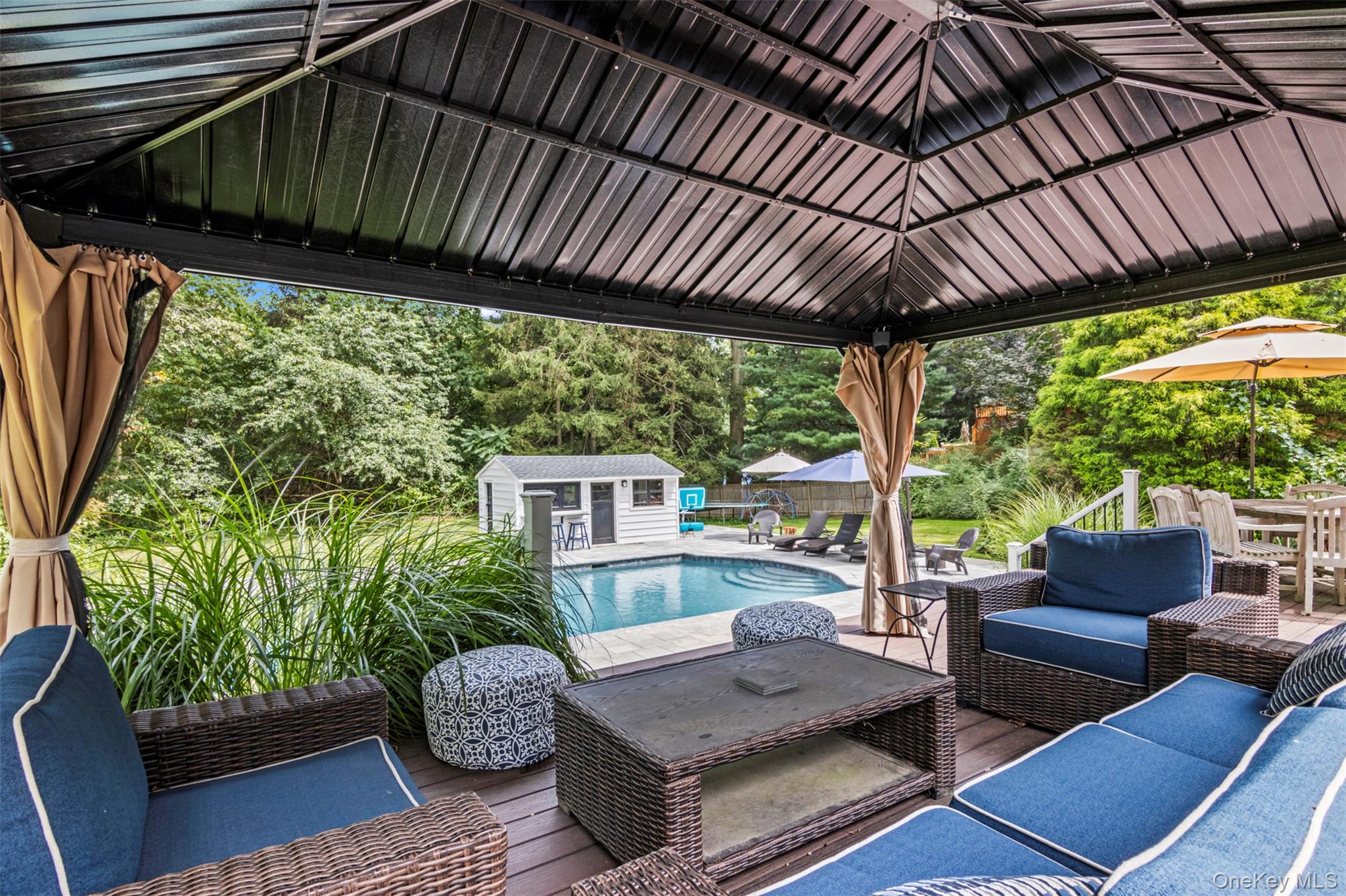 #7 photo, 17 Plane Tree Lane, Dix Hills , NY 11746