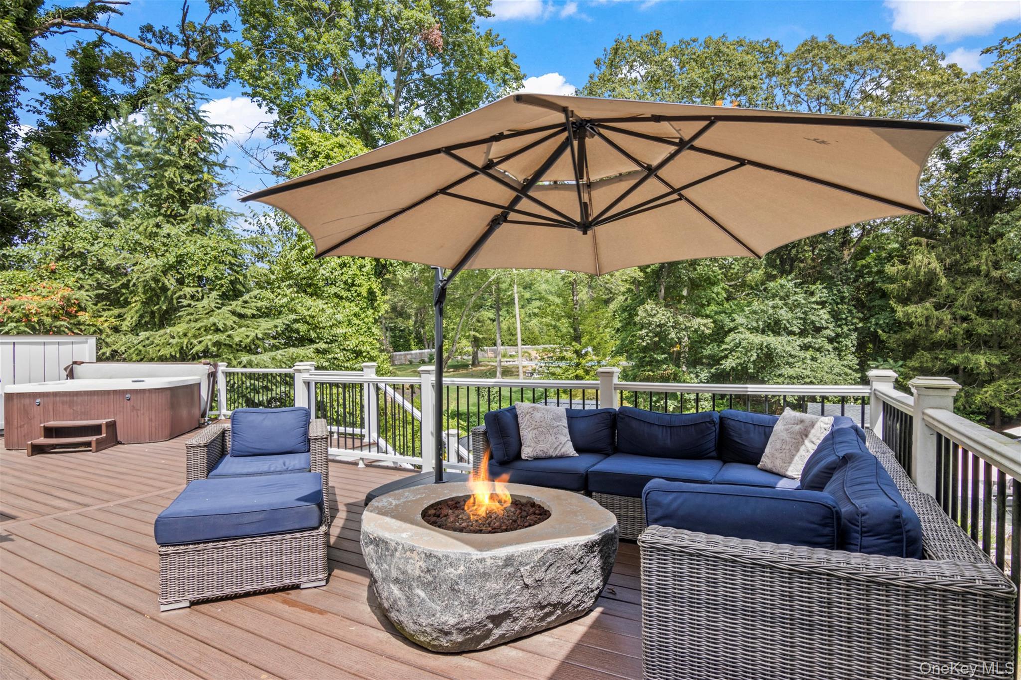 #8 photo, 17 Plane Tree Lane, Dix Hills , NY 11746