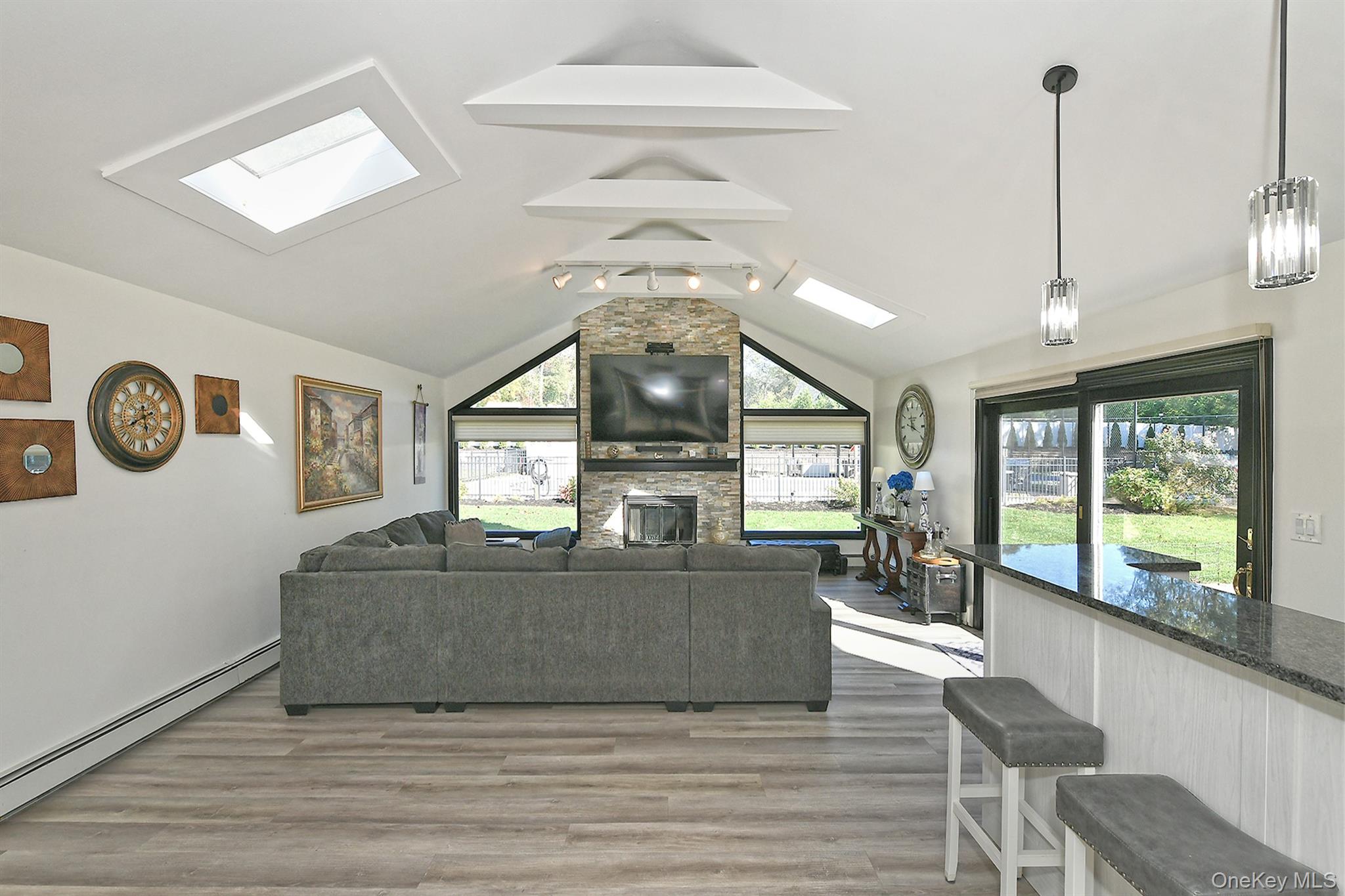 #14 photo, 10 Burnham Lane, サフォーク郡 Dix Hills , NY 11746