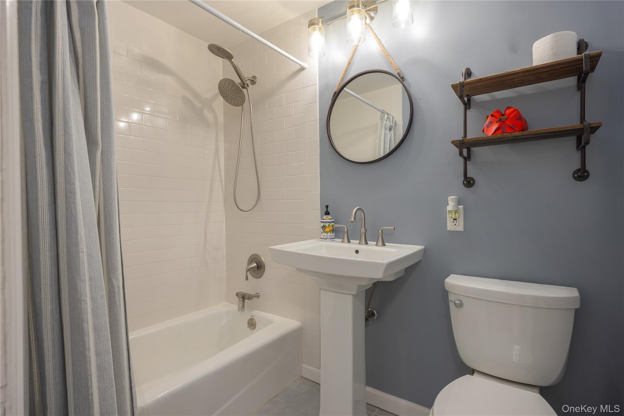 #18 photo, 8 Loran Court, Nanuet , NY 10954