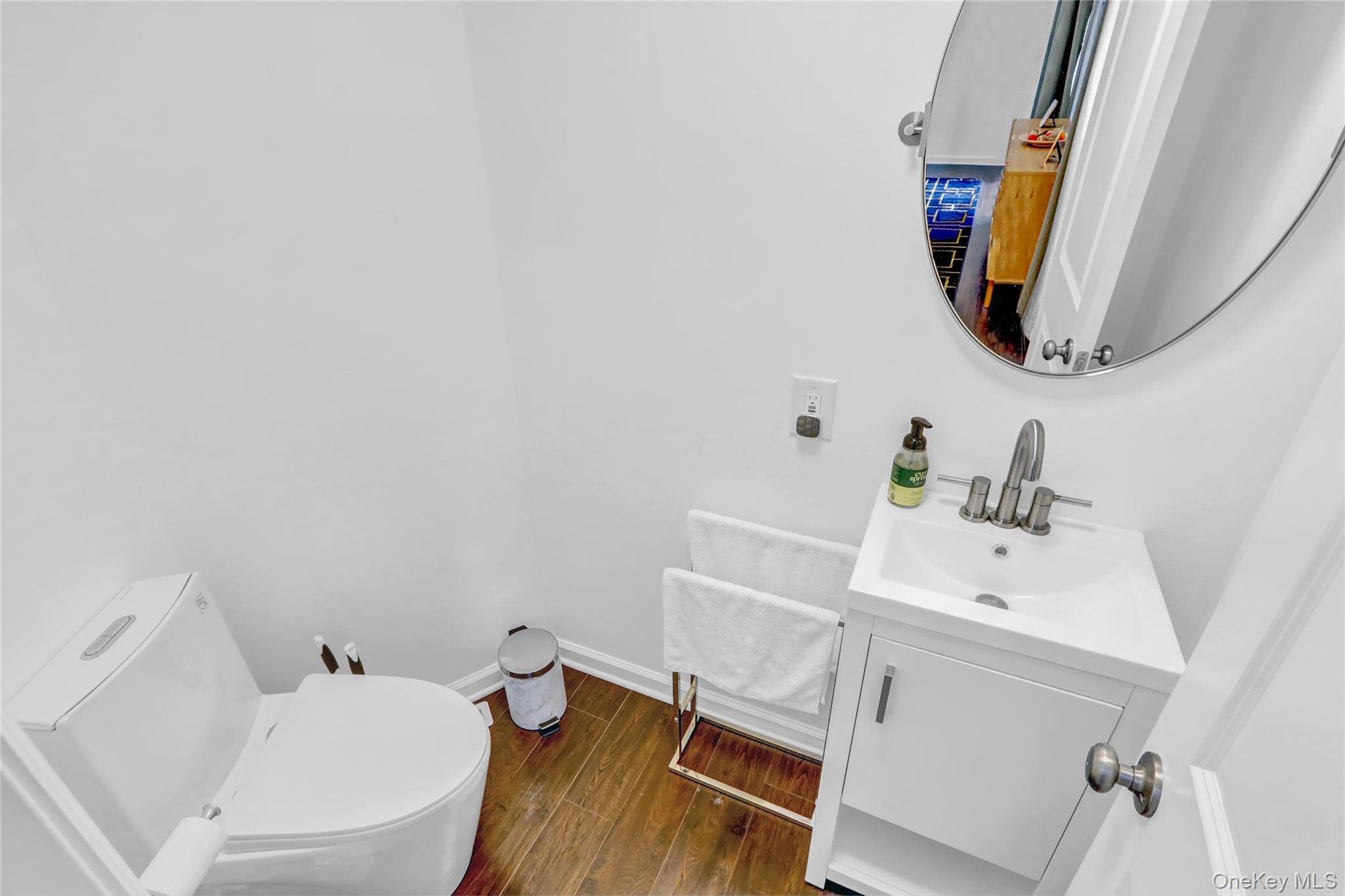 #16 photo, 4 Shoreview Circle, Pelham , NY 10803