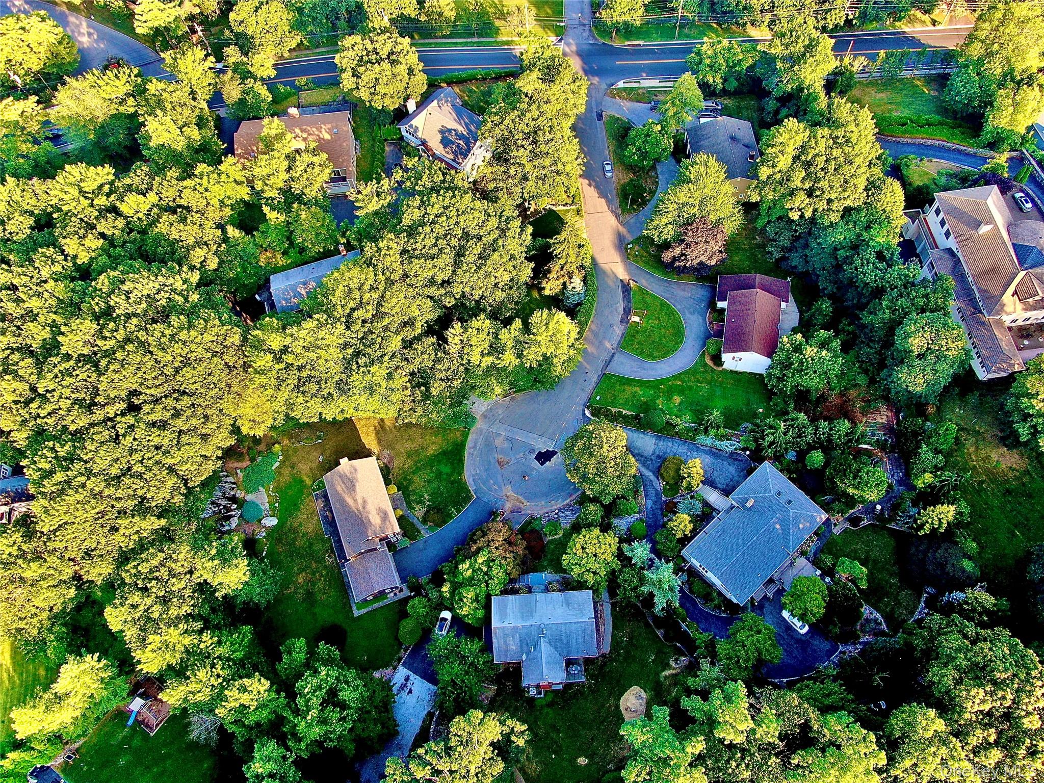 #3 photo, 4 Shoreview Circle, Pelham , NY 10803