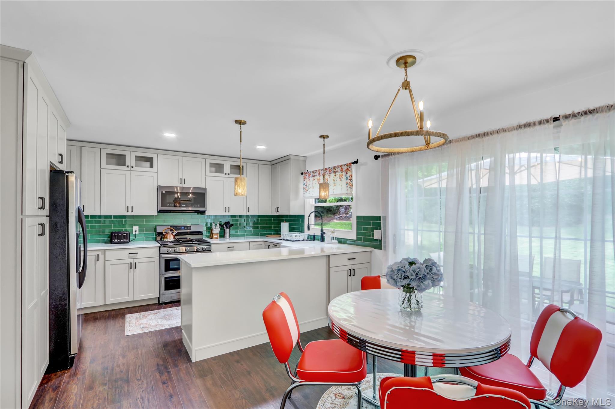 #9 photo, 4 Shoreview Circle, Pelham , NY 10803