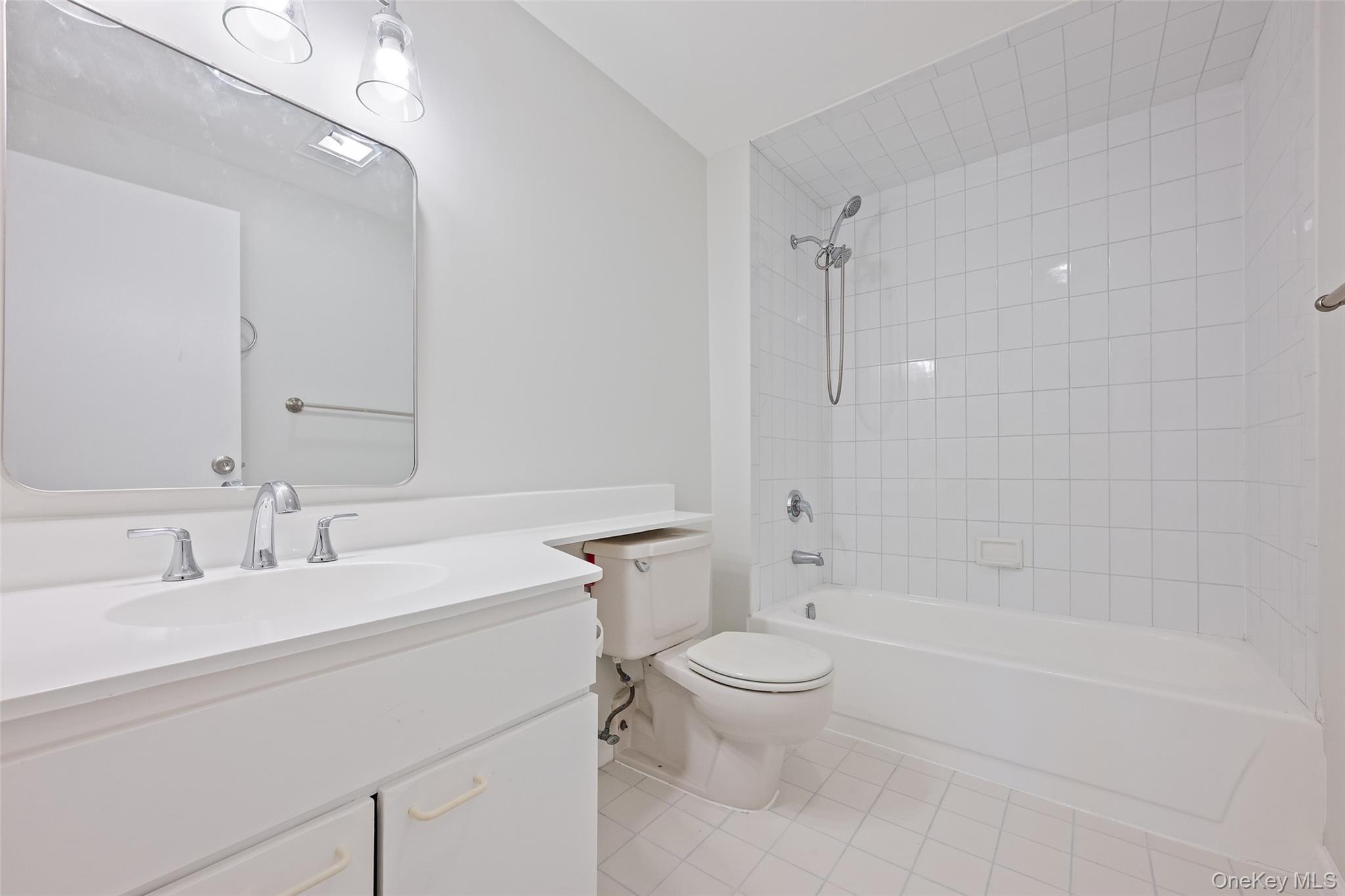 #13 photo, 1376 Midland Avenue, ブロンクス区 Bronxville , NY 10708