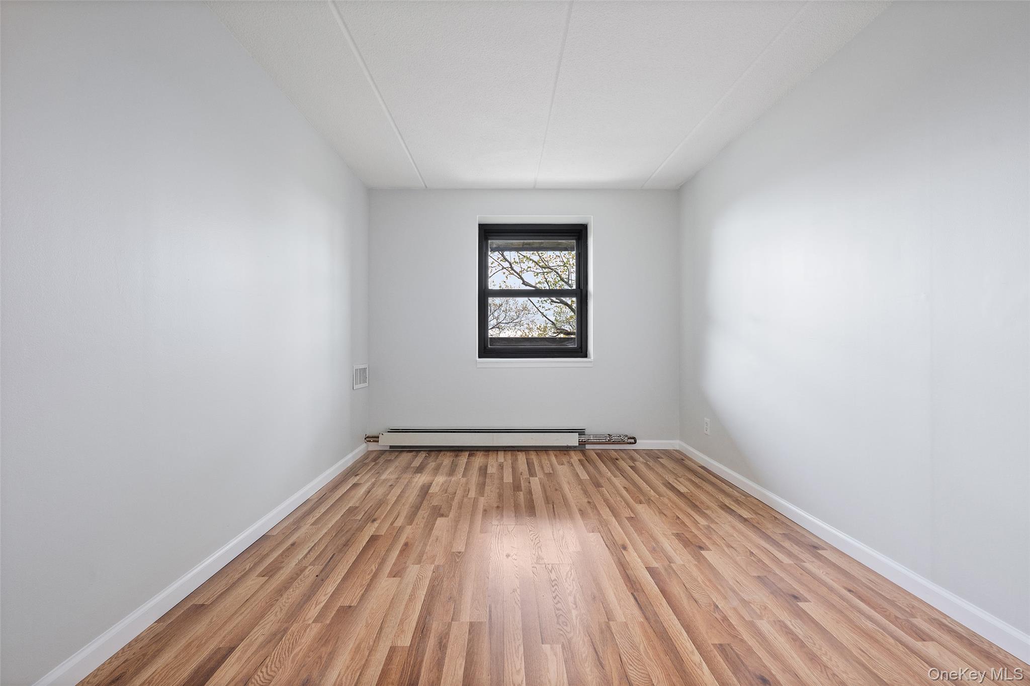 #9 photo, 1376 Midland Avenue, ブロンクス区 Bronxville , NY 10708