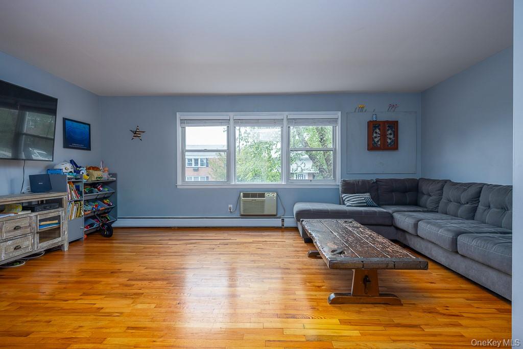 #11 photo, 22 Bon Aire Circle, Suffern , NY 10901