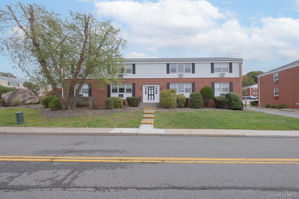 #2 photo, 22 Bon Aire Circle, Suffern , NY 10901