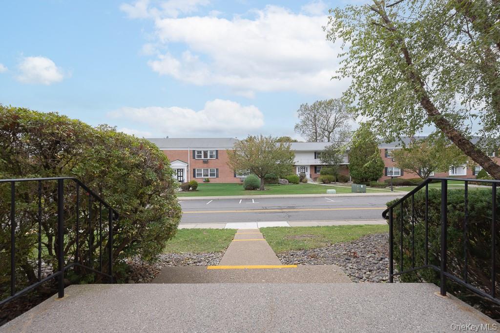 #8 photo, 22 Bon Aire Circle, Suffern , NY 10901