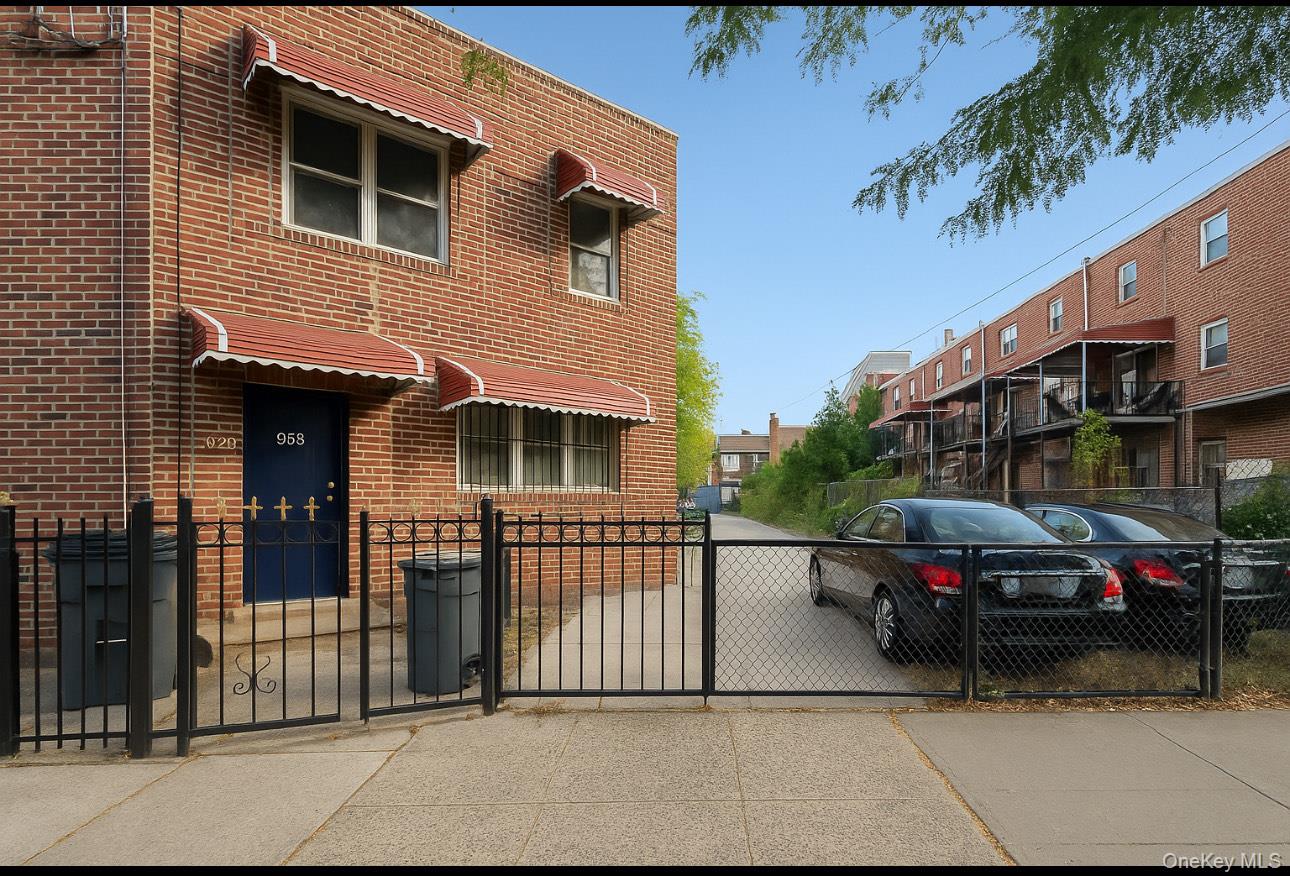 #6 photo, 932 Adee Ave, ブロンクス区 Bronx , NY 10469