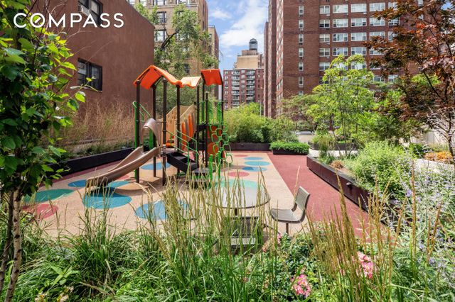 #21 photo, 175 W 95th Street, Upper West Side , NY 10025