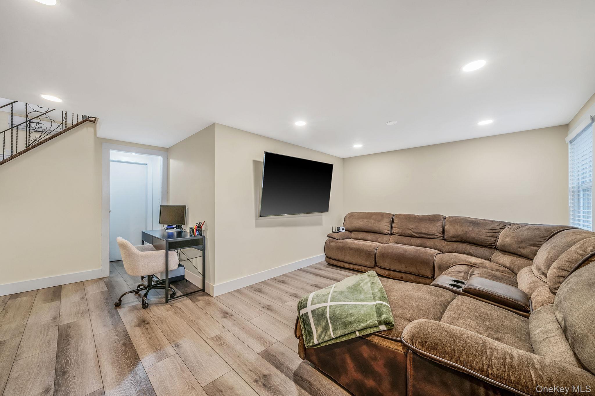 #12 photo, 182 Crystal Brook Hollow Road, サフォーク郡 Port Jefferson Station , NY 11776