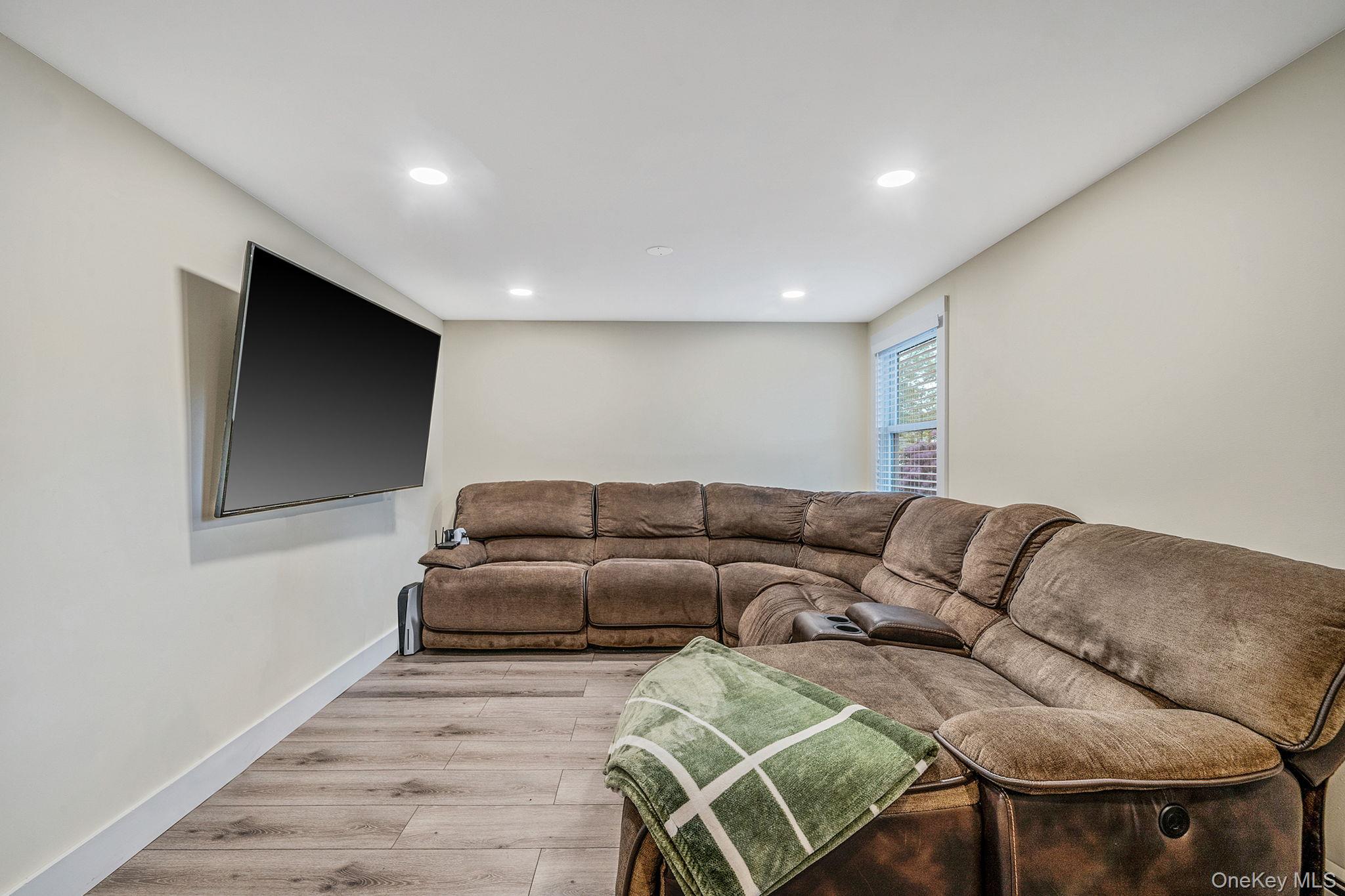 #13 photo, 182 Crystal Brook Hollow Road, サフォーク郡 Port Jefferson Station , NY 11776