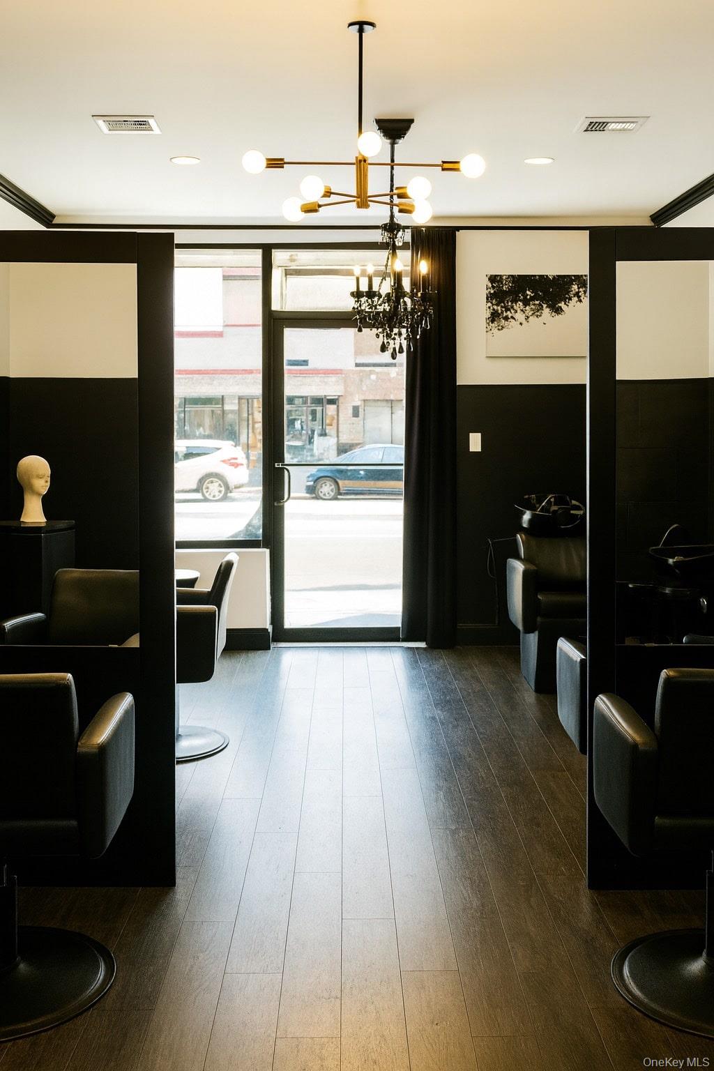 #4 photo, 211-75 Jamaica Avenue, クイーンズ区 Queens Village , NY 11428