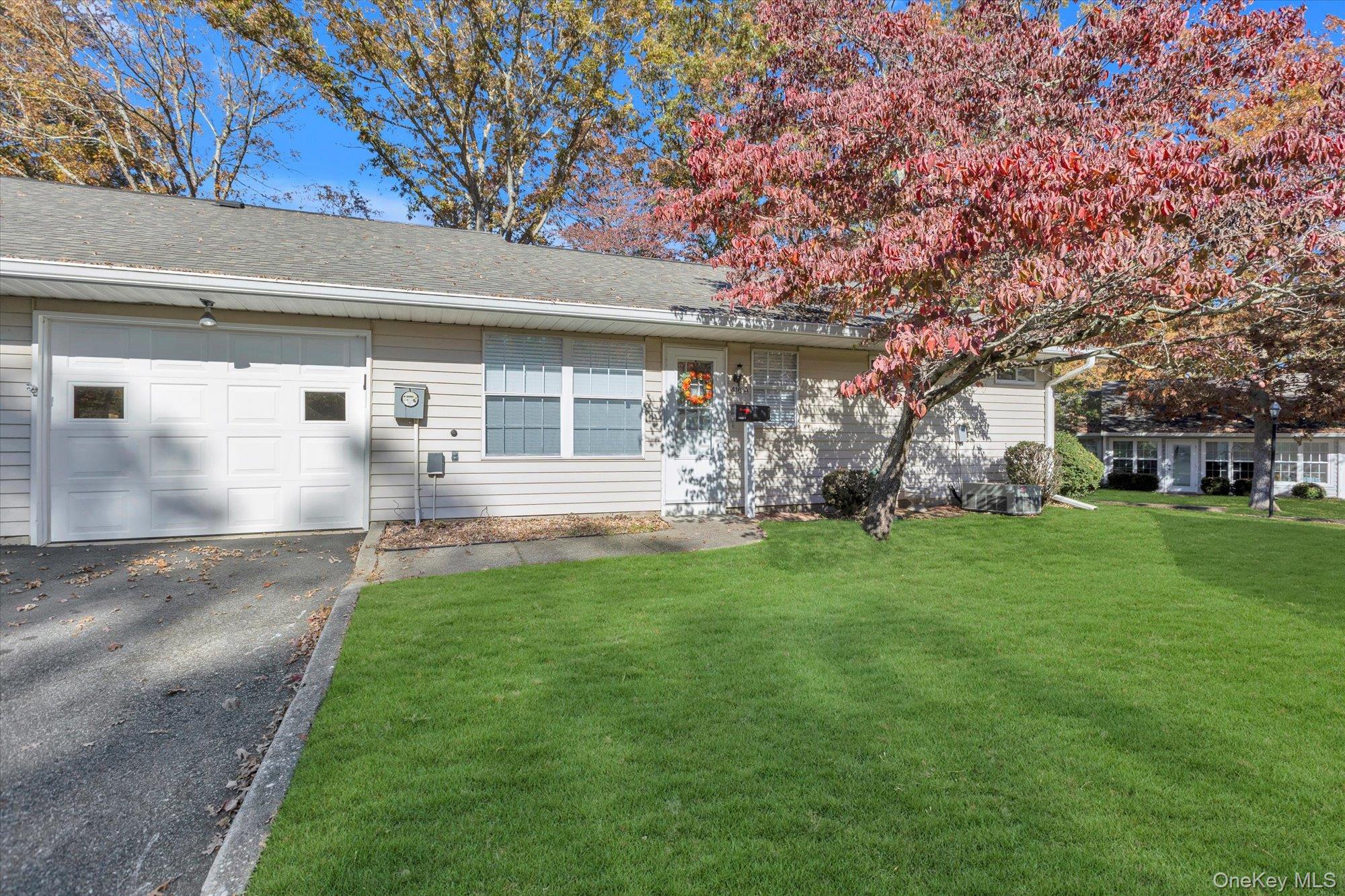 #15 photo, 416 Weymouth Court, サフォーク郡 Ridge , NY 11961