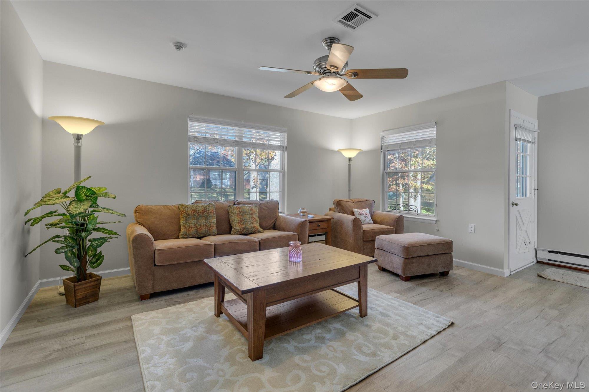 #2 photo, 416 Weymouth Court, サフォーク郡 Ridge , NY 11961