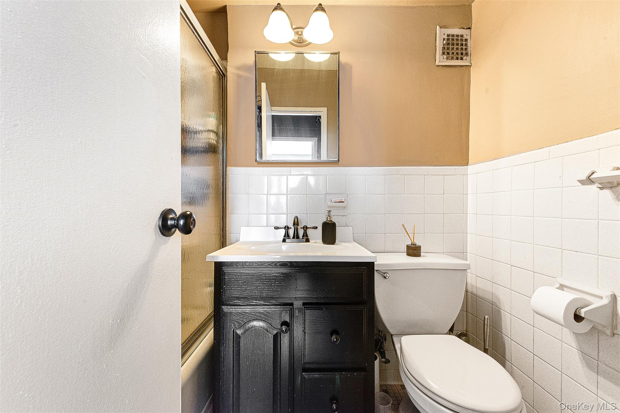 #16 photo, 107-40 Queens Boulevard, Forest Hills , NY 11375