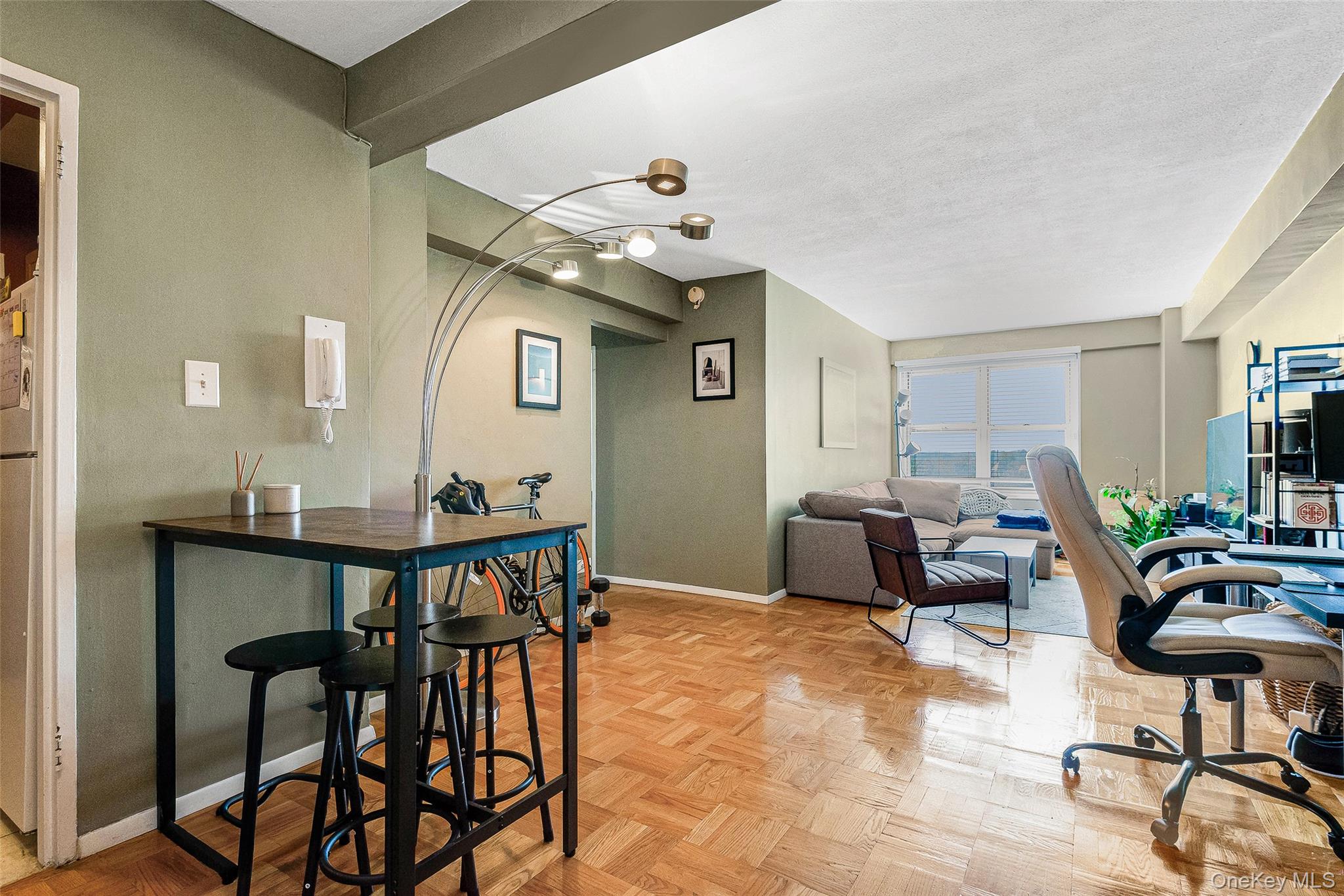 #9 photo, 107-40 Queens Boulevard, Forest Hills , NY 11375