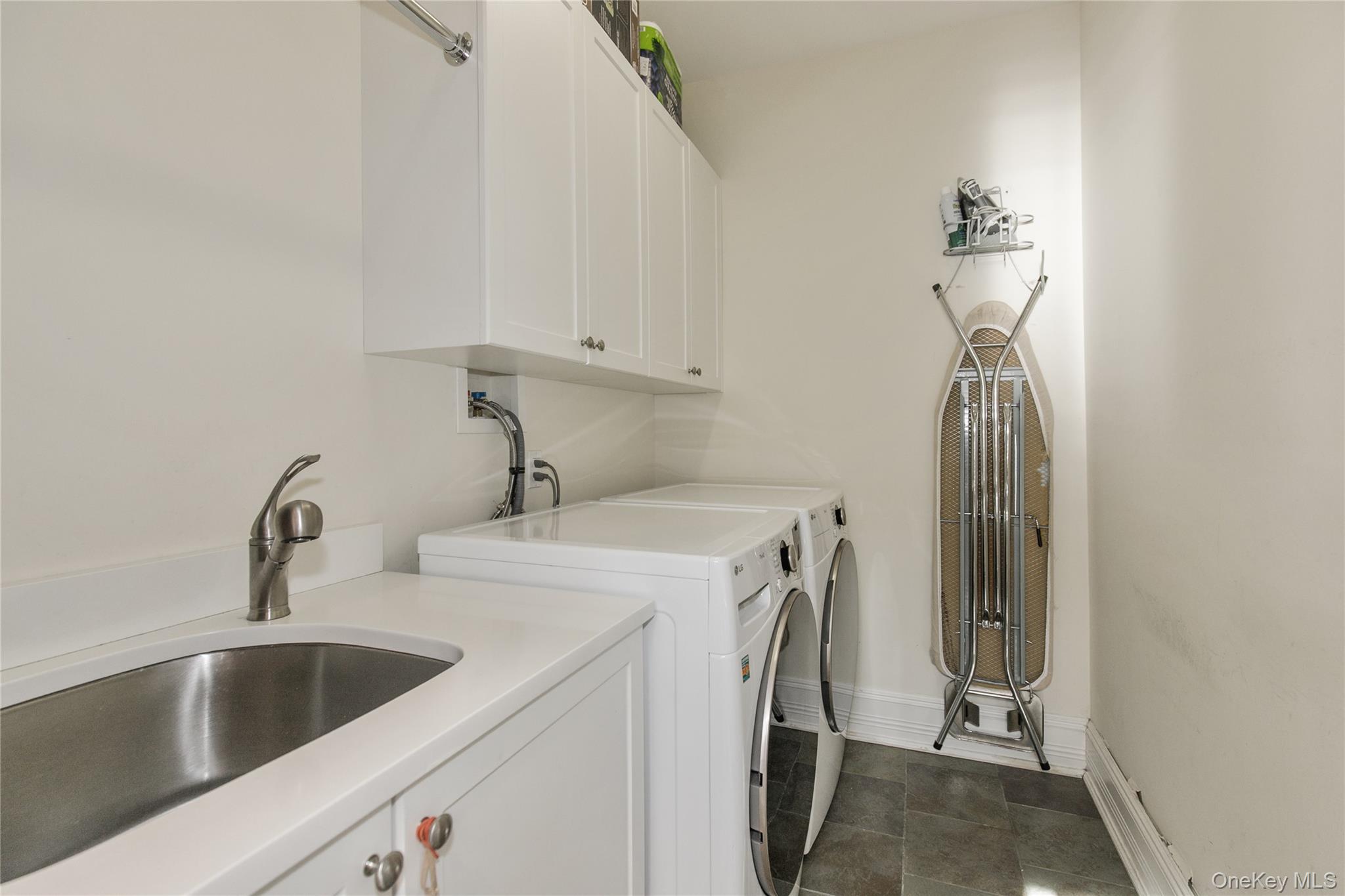 #18 photo, 2 Earle Drive, Muttontown , NY 11791