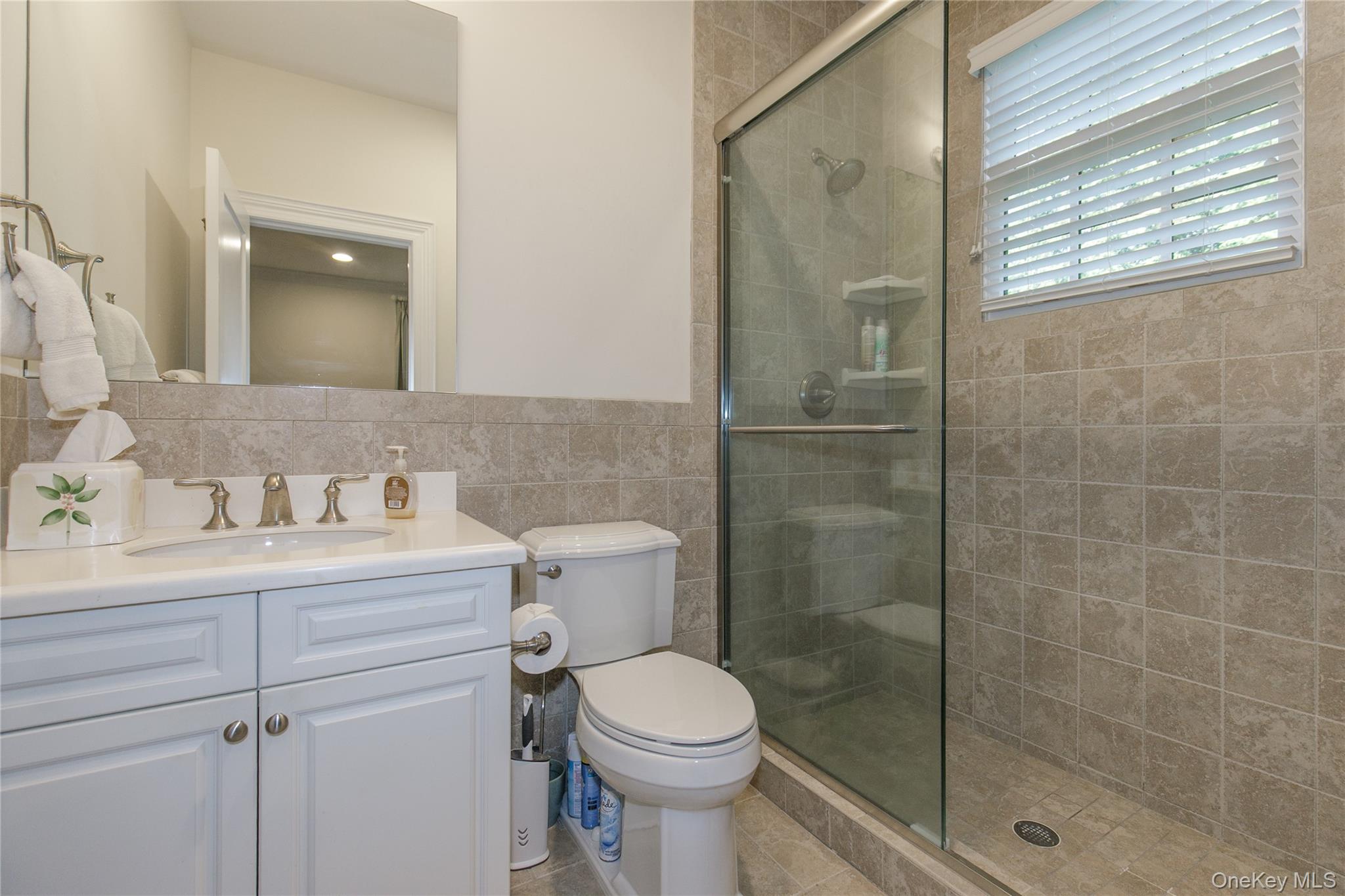 #19 photo, 2 Earle Drive, Muttontown , NY 11791