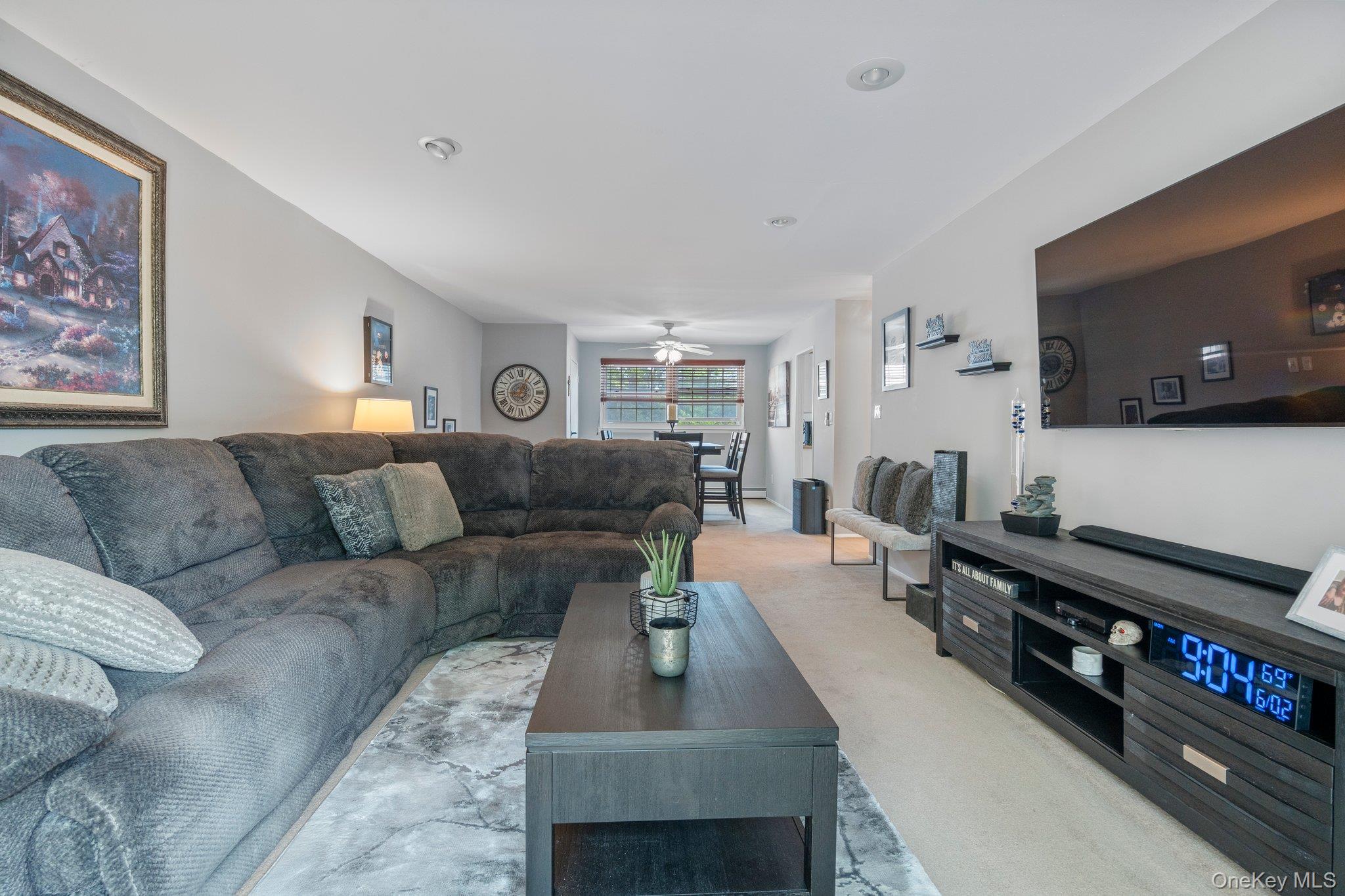 #8 photo, 459 Village Drive, サフォーク郡 Hauppauge , NY 11788