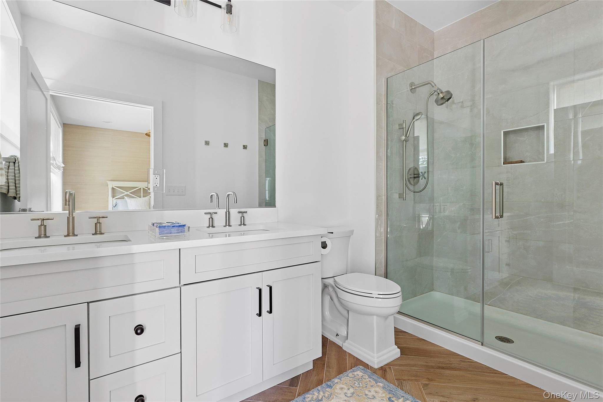 #10 photo, 305 Emanuel Way, ナッソー郡 East Meadow , NY 11554