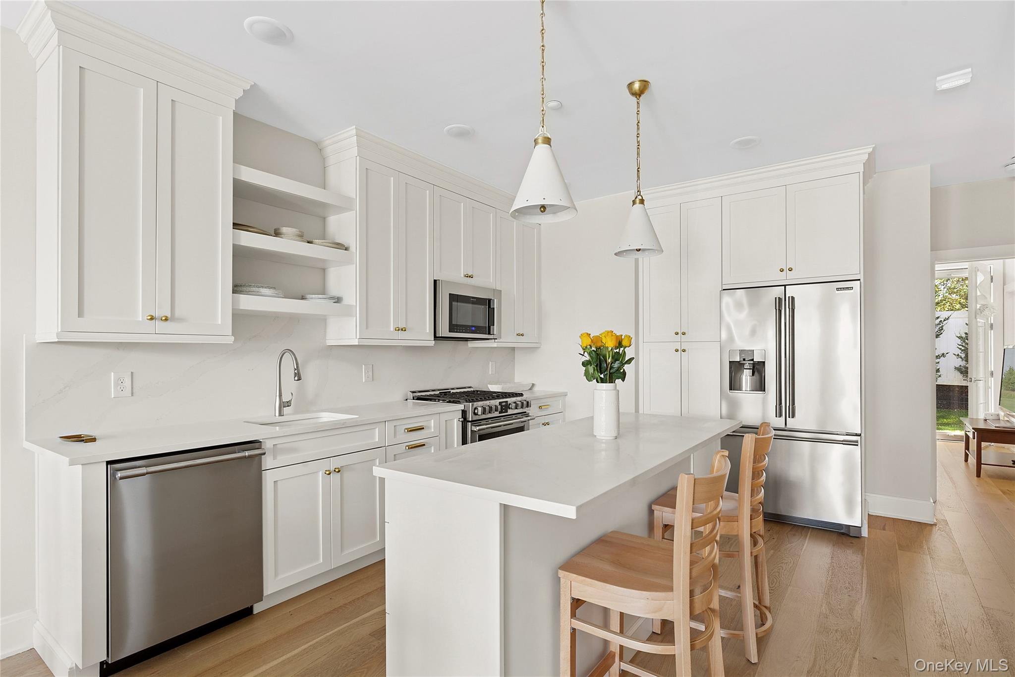 #4 photo, 305 Emanuel Way, ナッソー郡 East Meadow , NY 11554