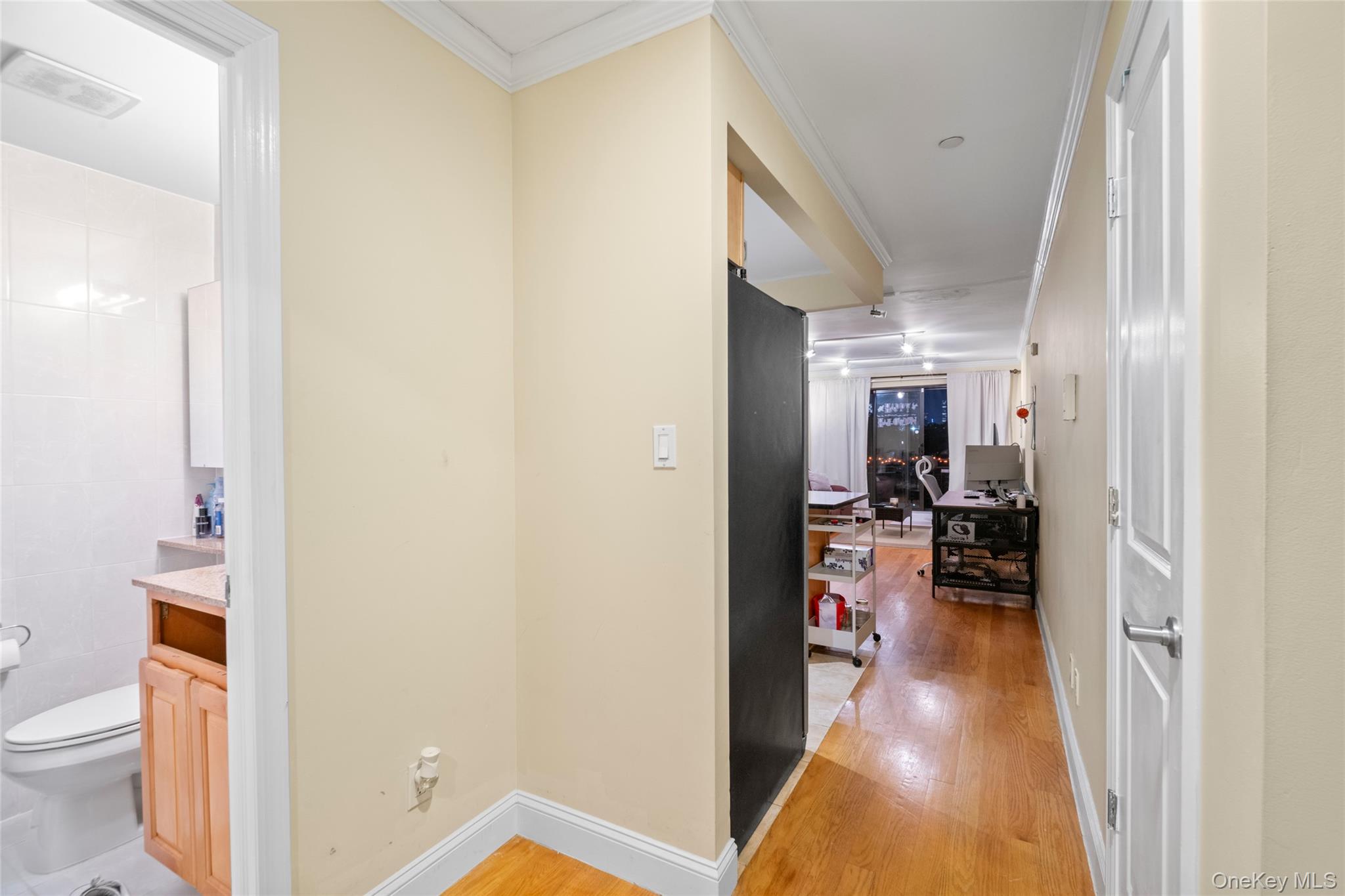 #11 photo, 37-59 61 Street, Woodside , NY 11377