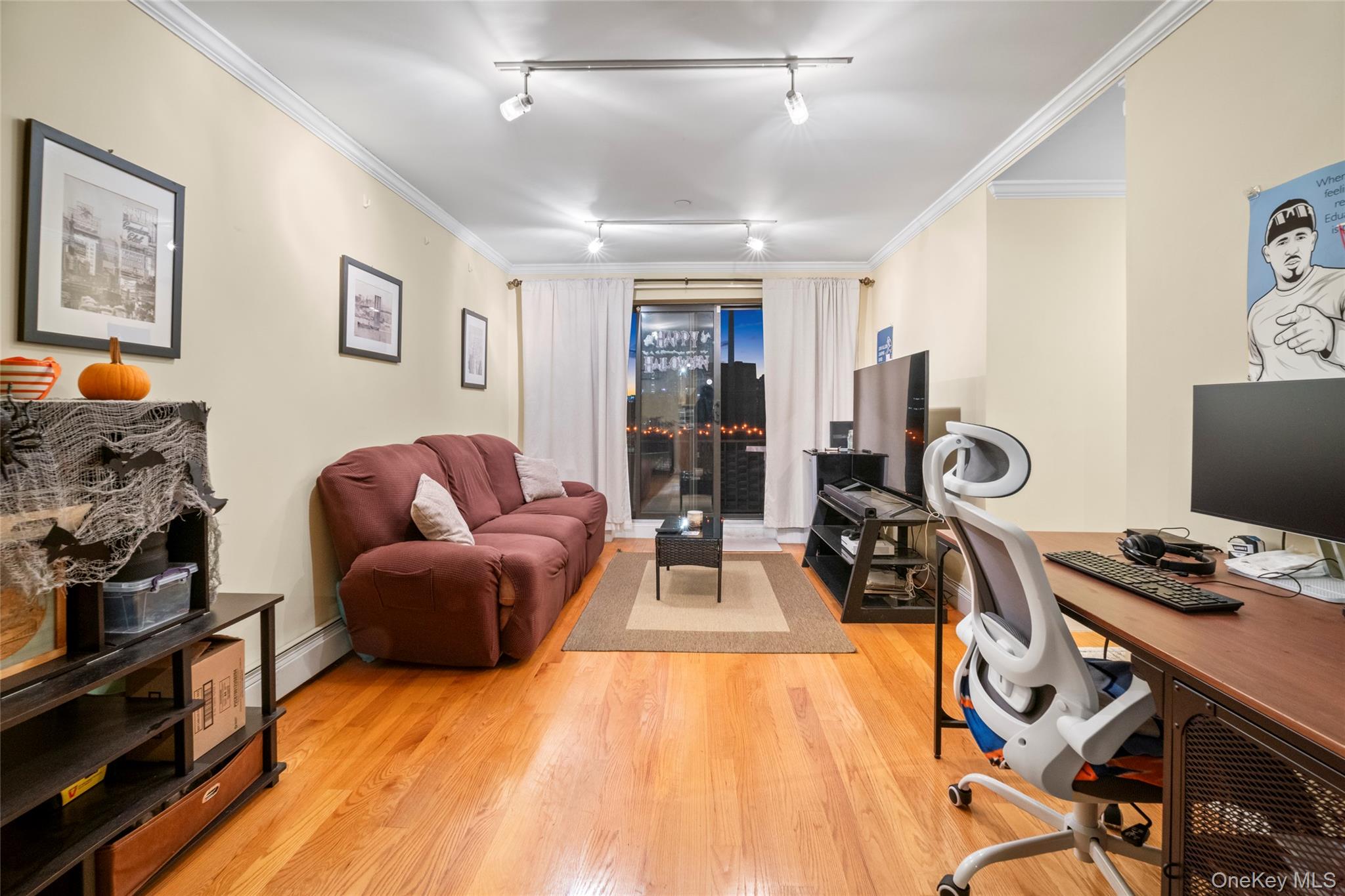 #4 photo, 37-59 61 Street, Woodside , NY 11377