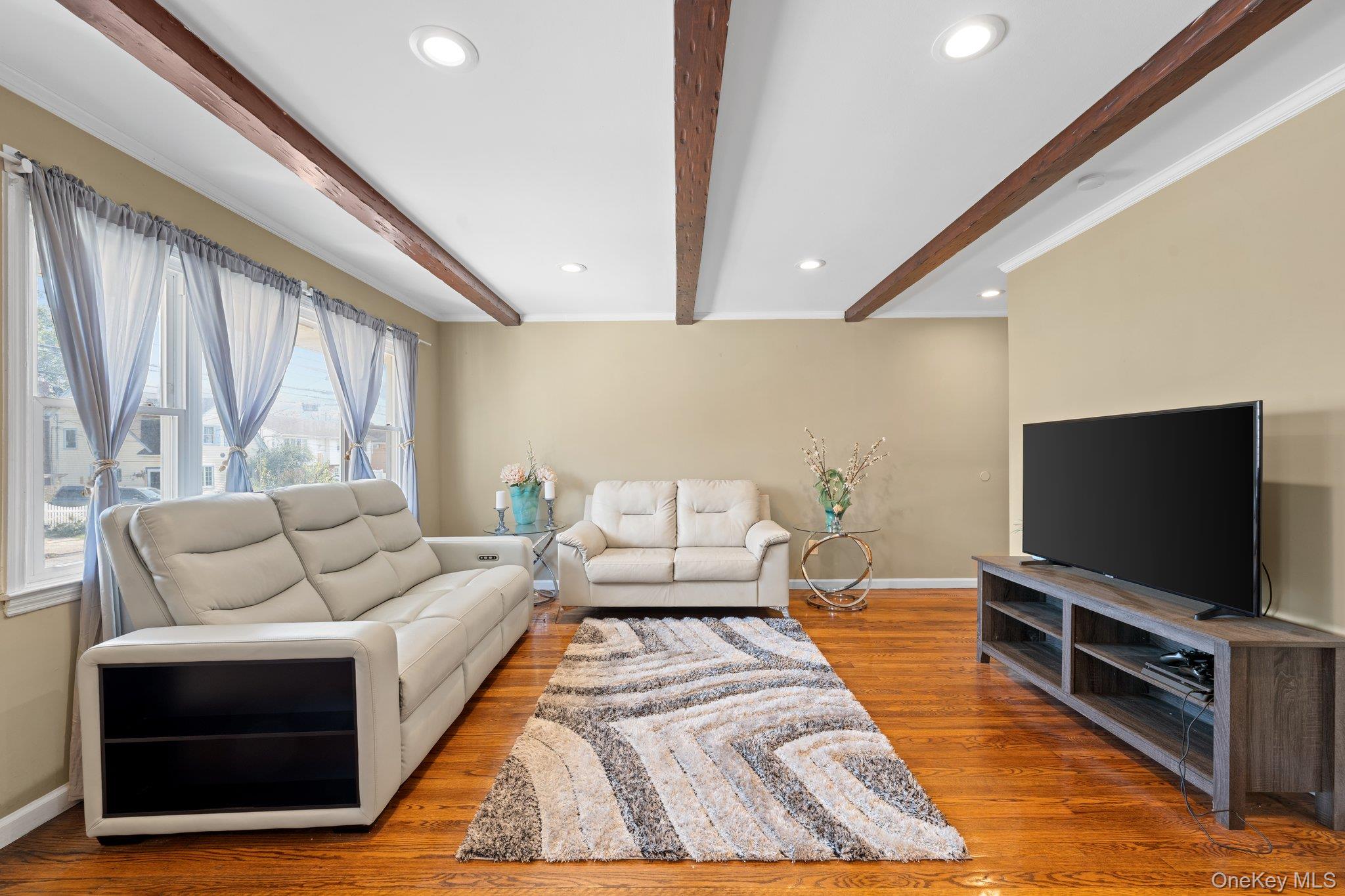 #10 photo, 310 Miller Avenue, ナッソー郡 Freeport , NY 11520