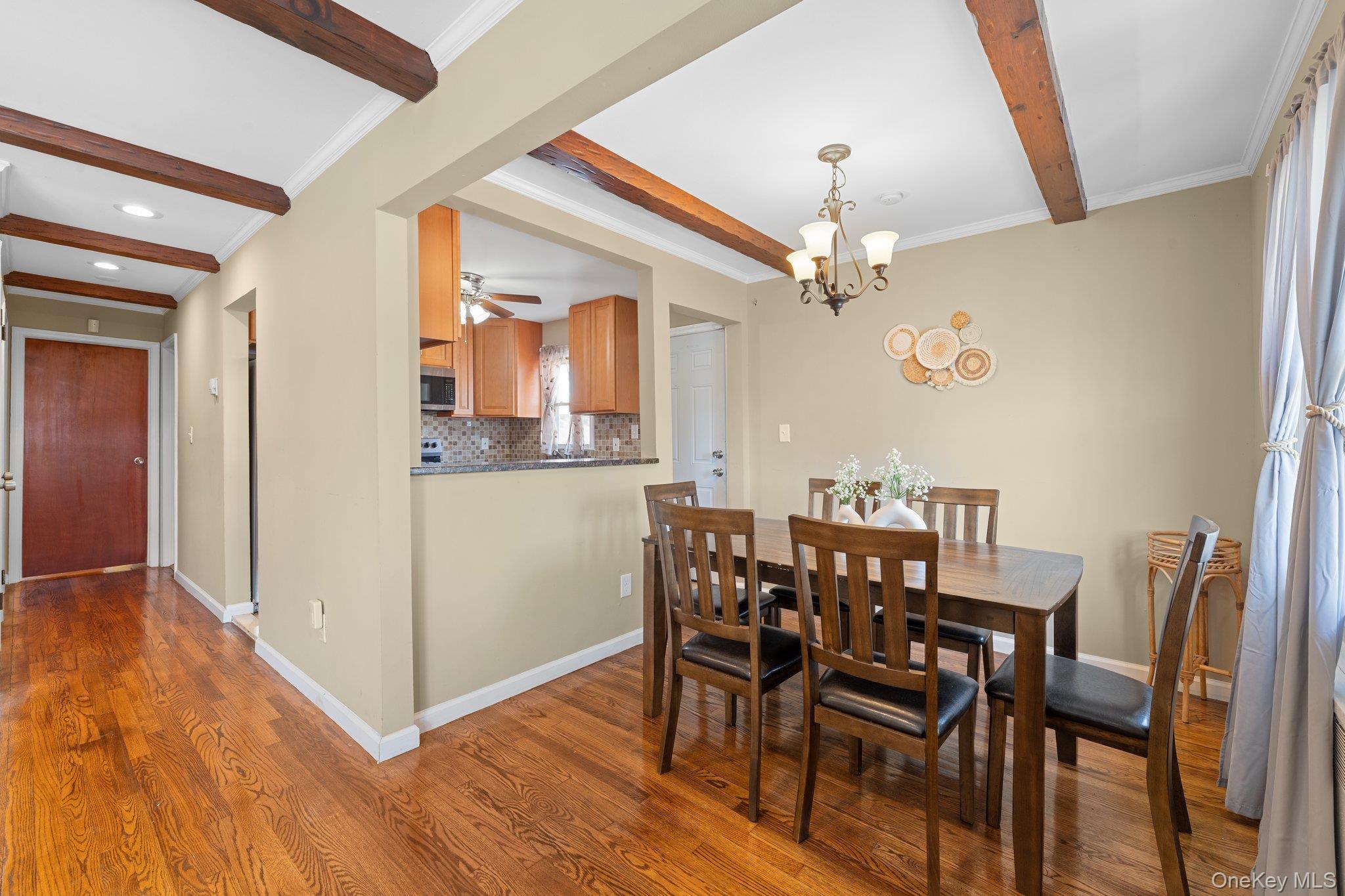 #11 photo, 310 Miller Avenue, ナッソー郡 Freeport , NY 11520