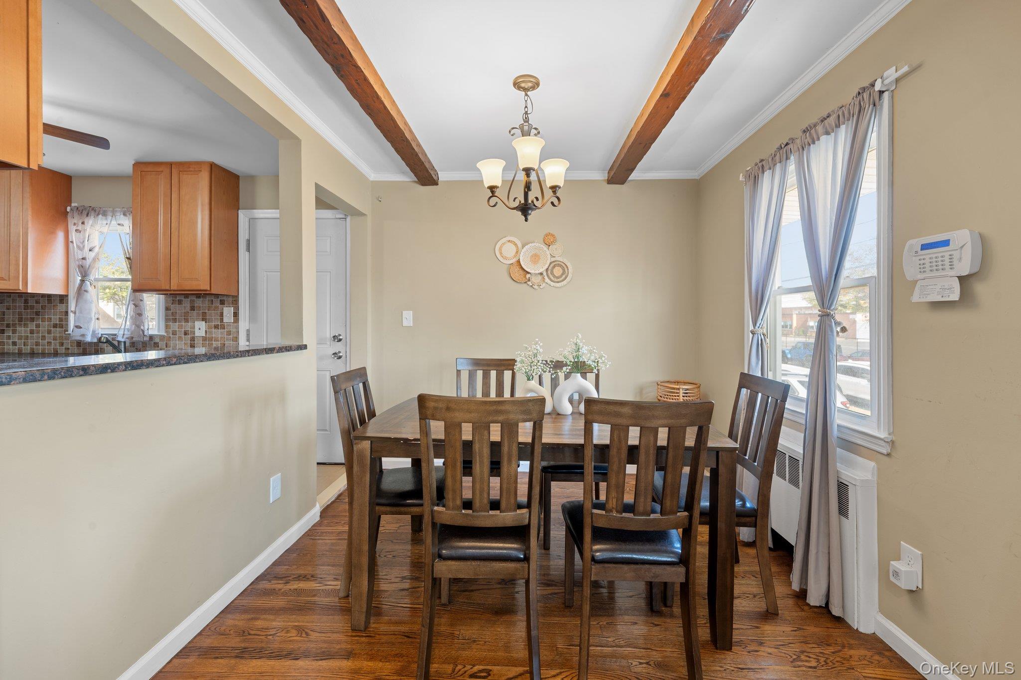 #12 photo, 310 Miller Avenue, ナッソー郡 Freeport , NY 11520