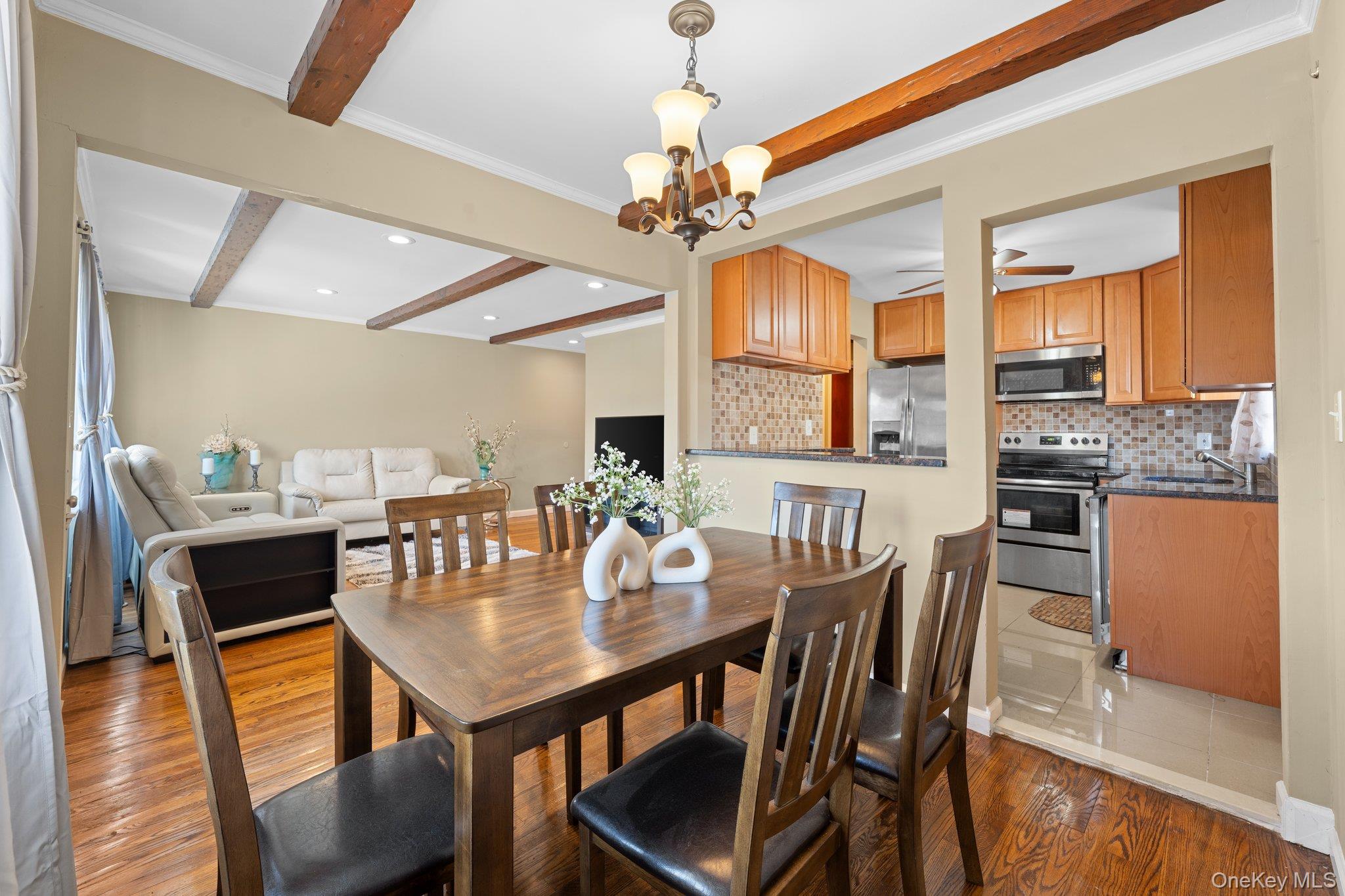 #13 photo, 310 Miller Avenue, ナッソー郡 Freeport , NY 11520