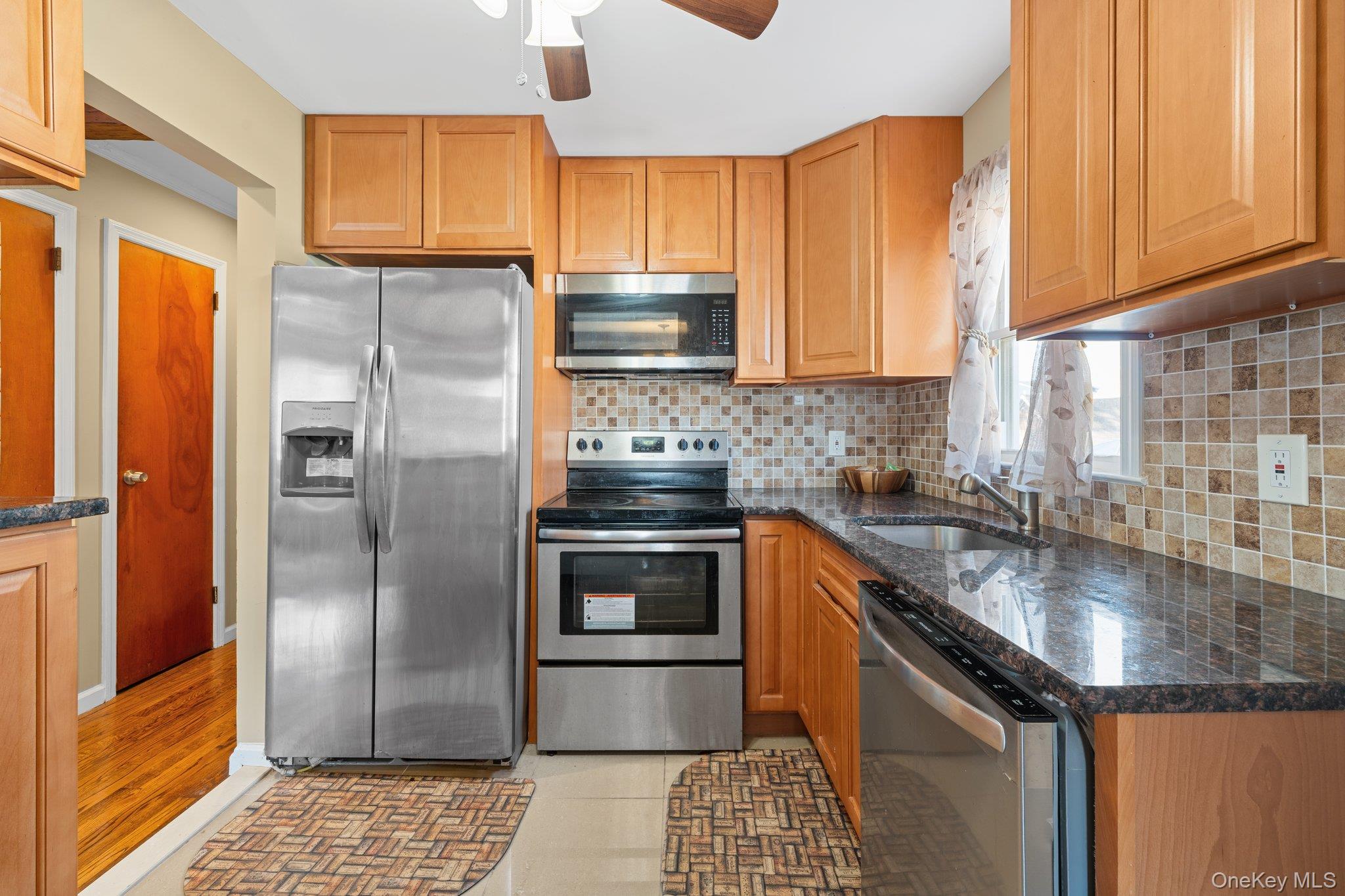 #15 photo, 310 Miller Avenue, ナッソー郡 Freeport , NY 11520