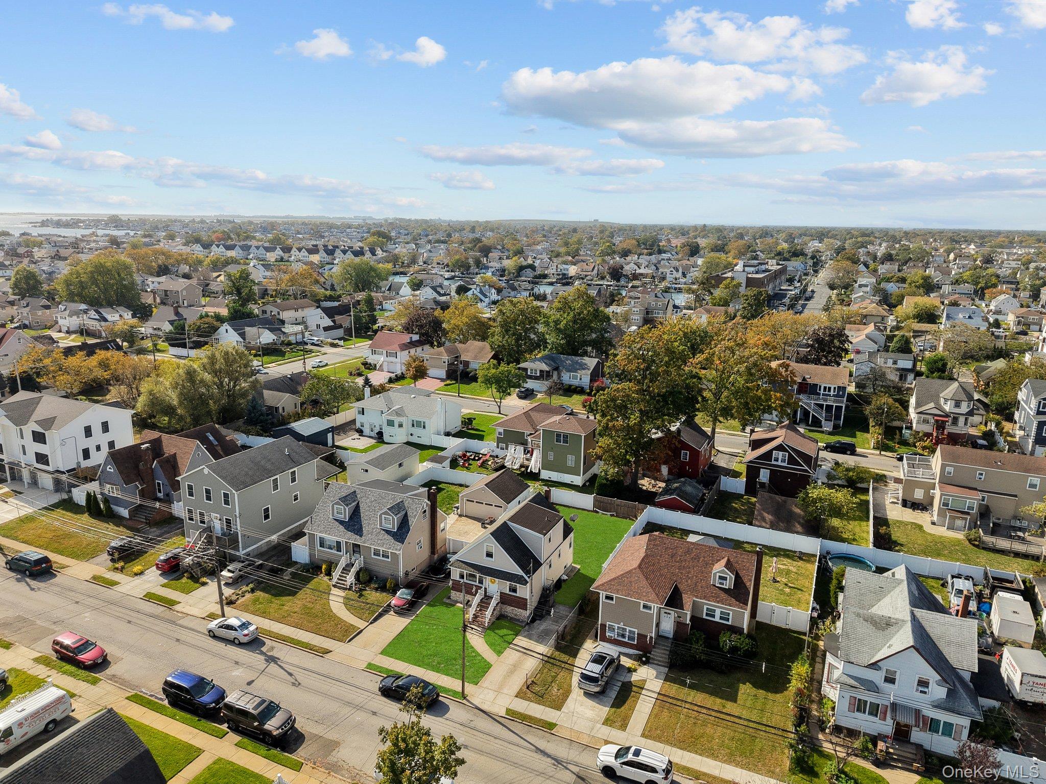 #3 photo, 310 Miller Avenue, ナッソー郡 Freeport , NY 11520