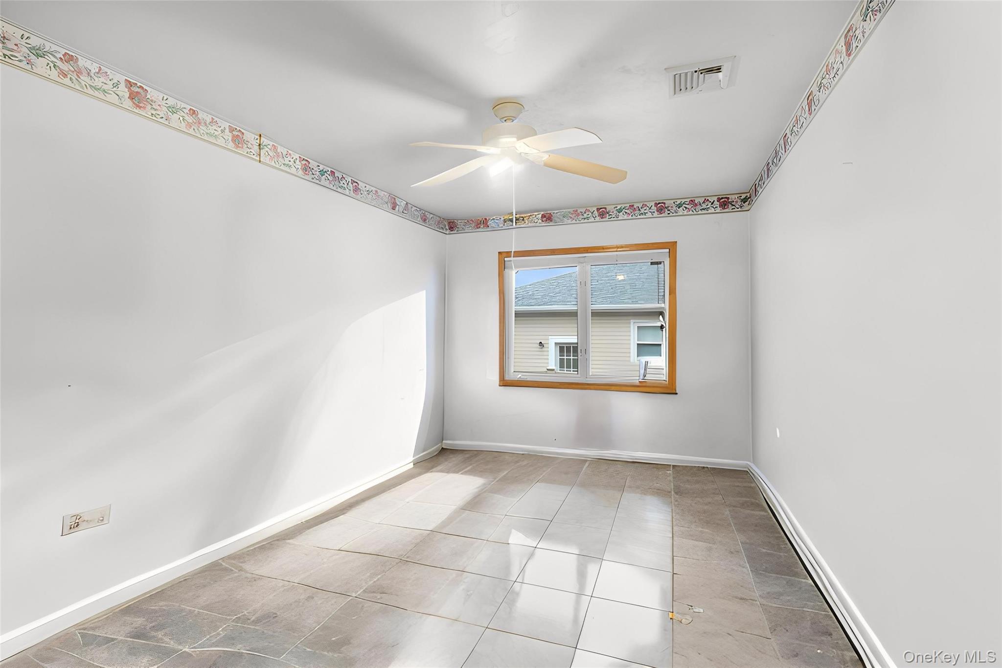 #15 photo, 168A N Oak Street, Massapequa , NY 11758