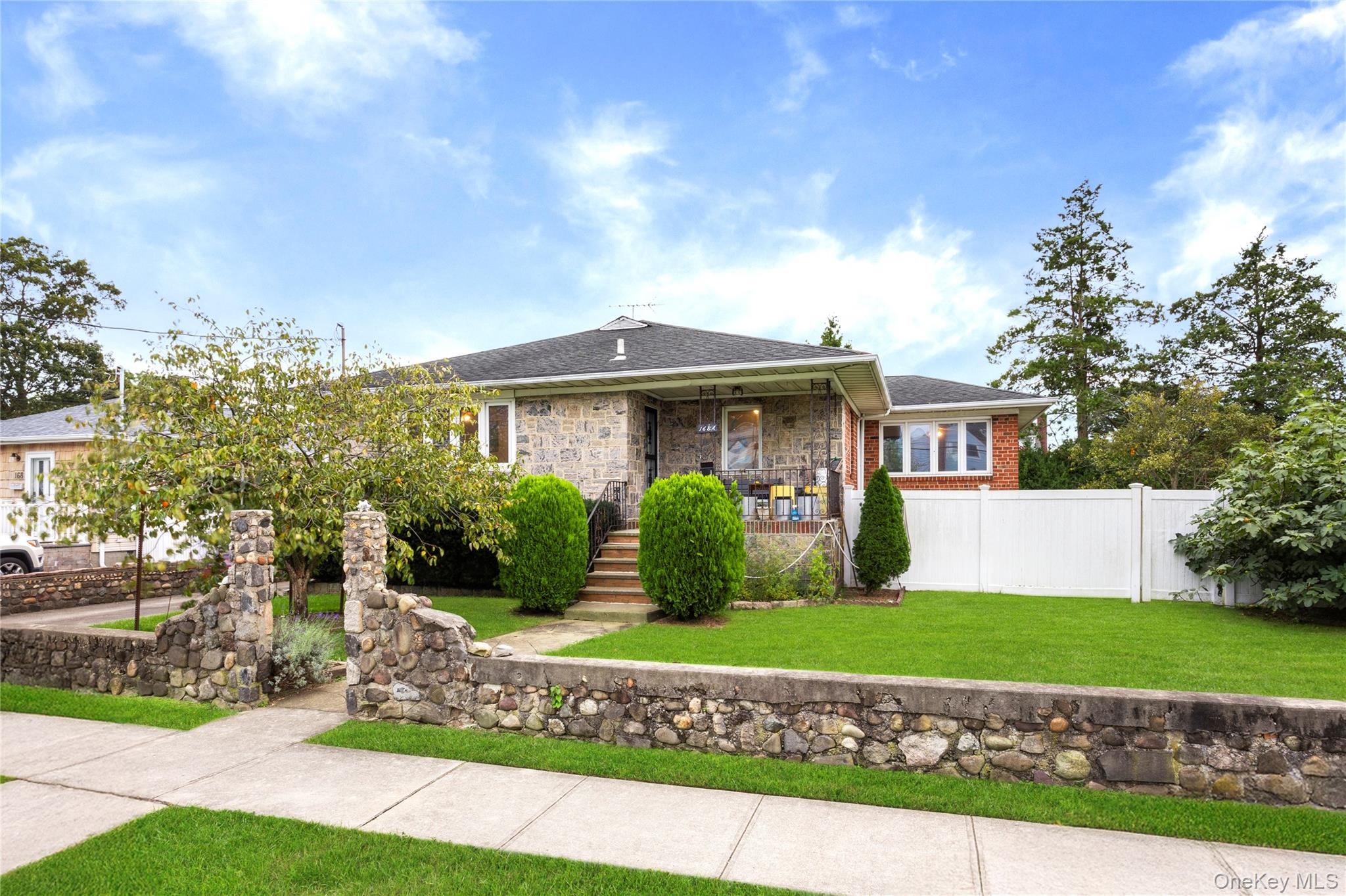 #7 photo, 168A N Oak Street, Massapequa , NY 11758