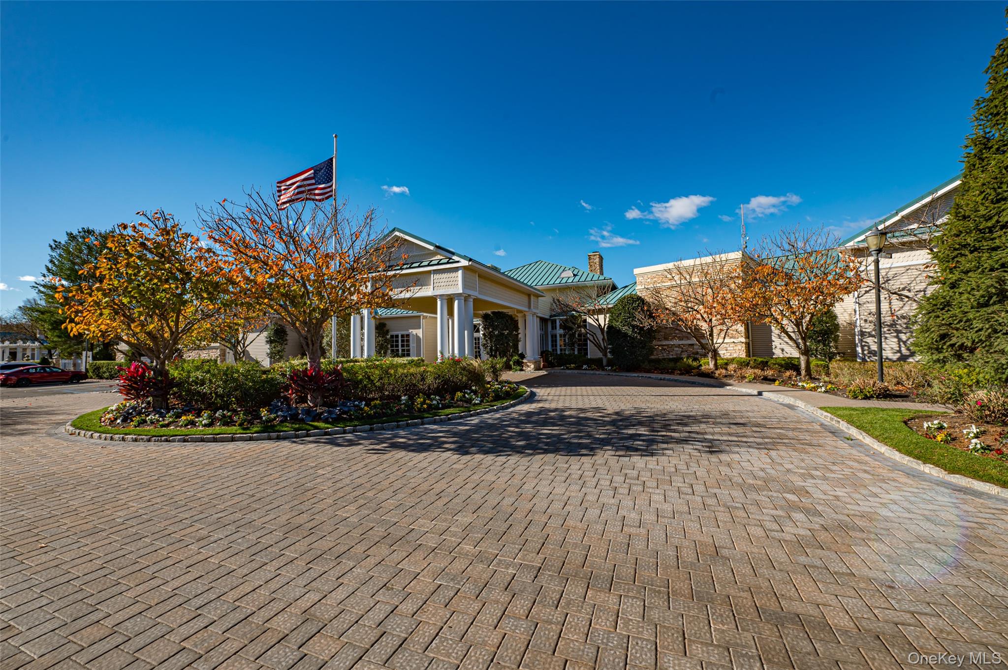 #1 photo, 93 Carriage Lane, ナッソー郡 Plainview , NY 11803