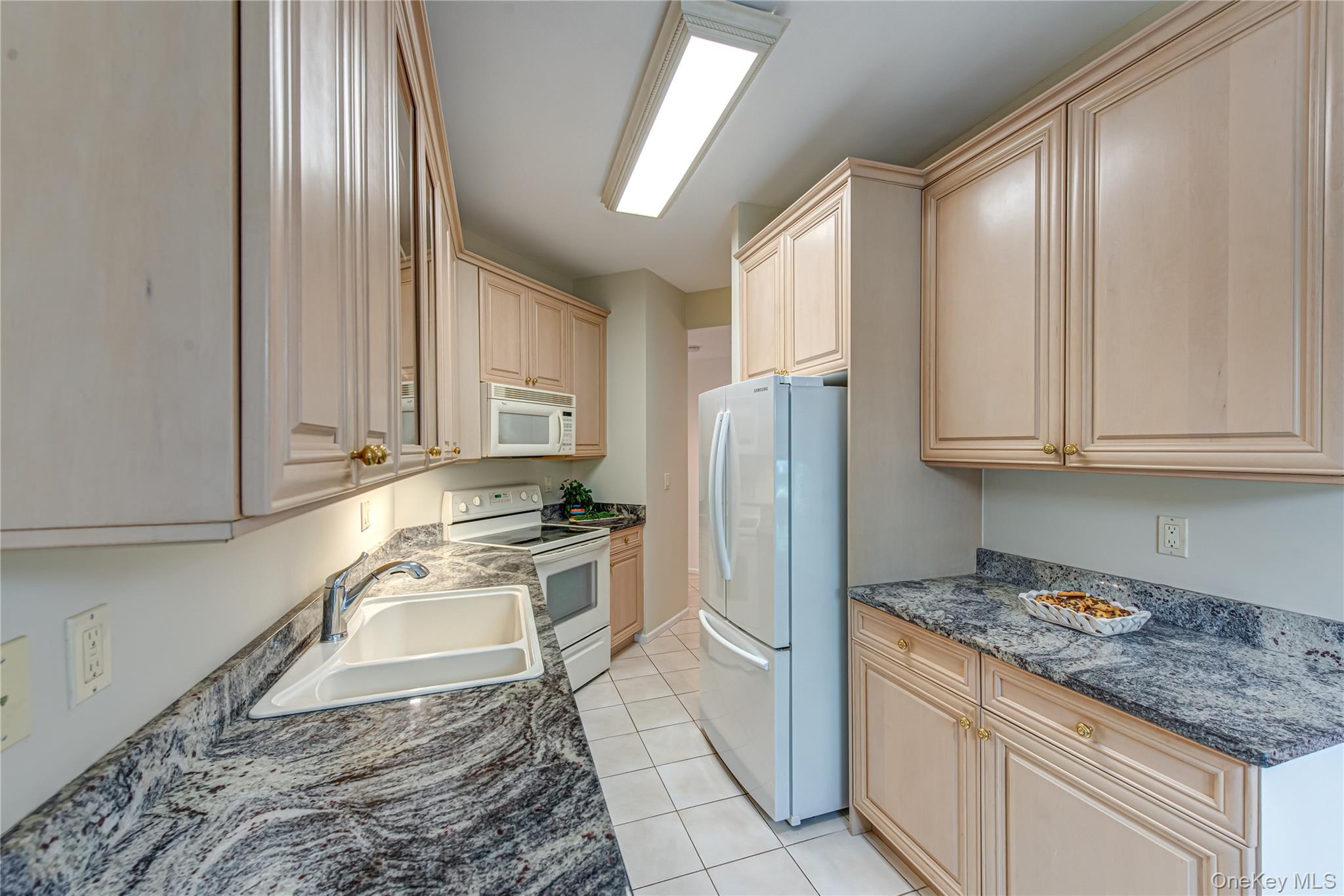 #13 photo, 93 Carriage Lane, ナッソー郡 Plainview , NY 11803