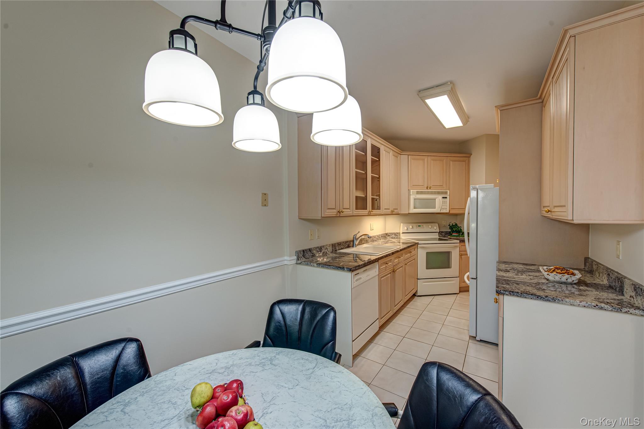 #15 photo, 93 Carriage Lane, ナッソー郡 Plainview , NY 11803