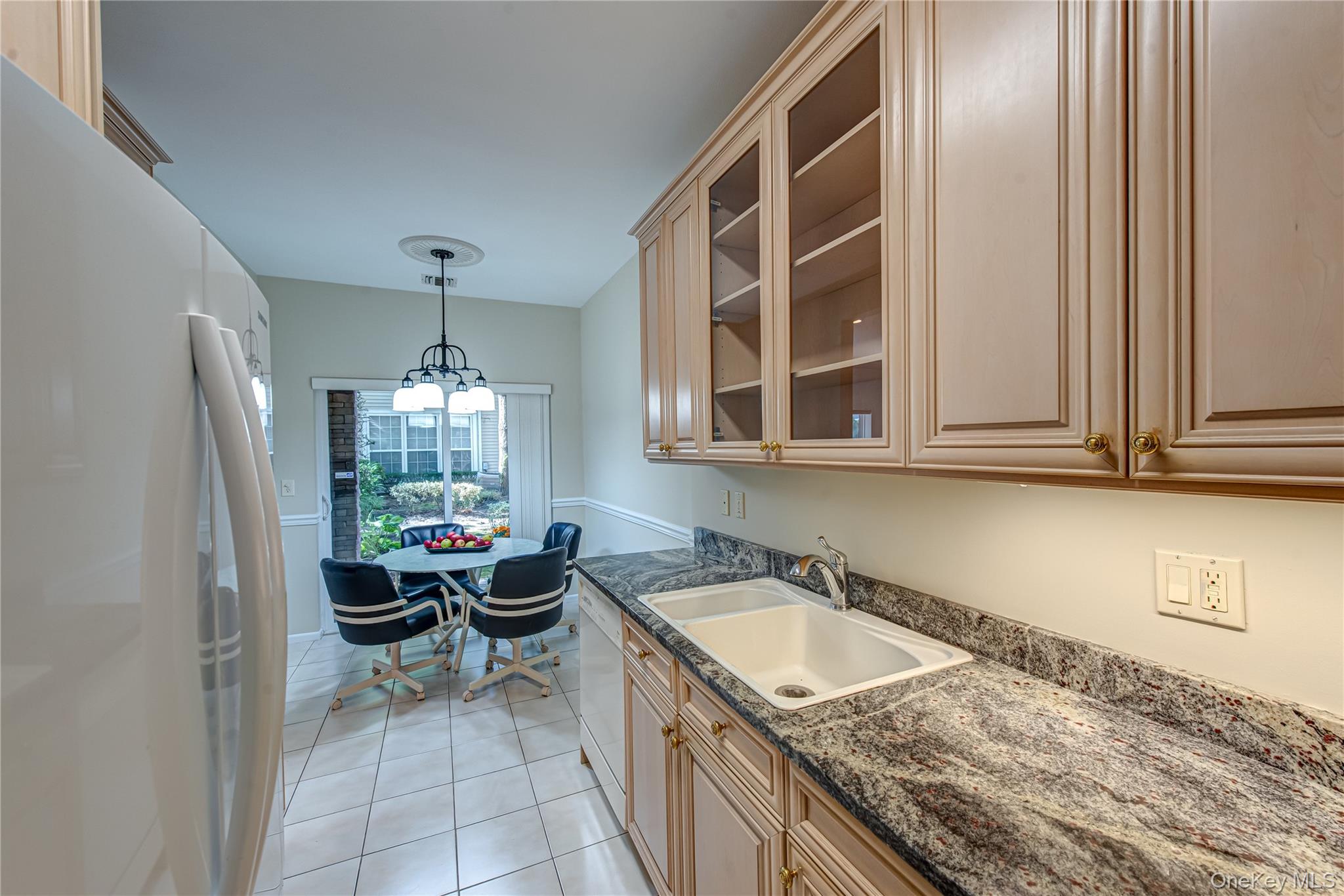 #16 photo, 93 Carriage Lane, ナッソー郡 Plainview , NY 11803