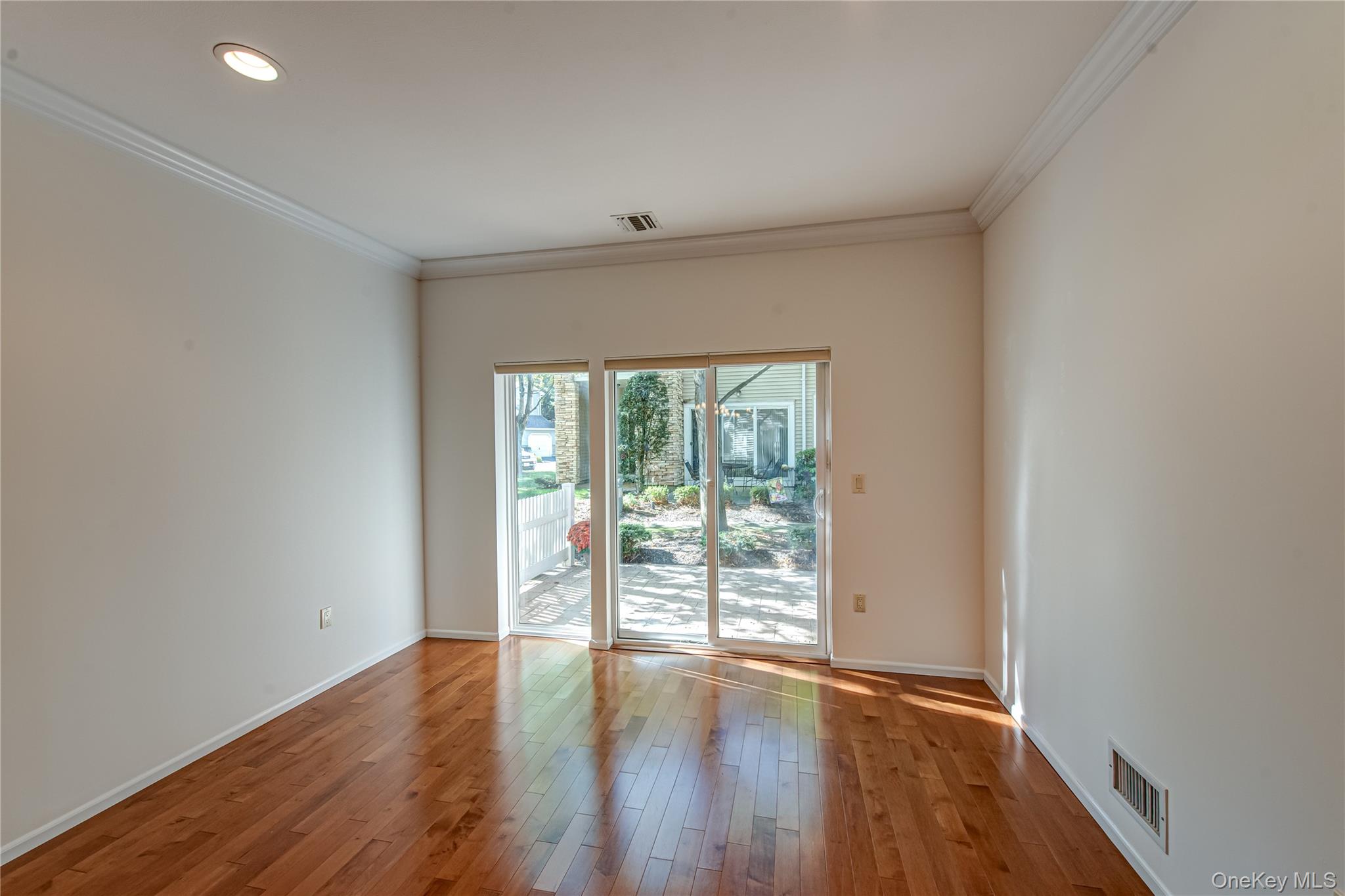 #7 photo, 93 Carriage Lane, ナッソー郡 Plainview , NY 11803