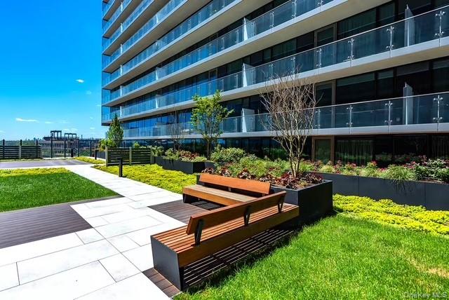 #4 photo, 13101 40th Road, Flushing , NY 11354