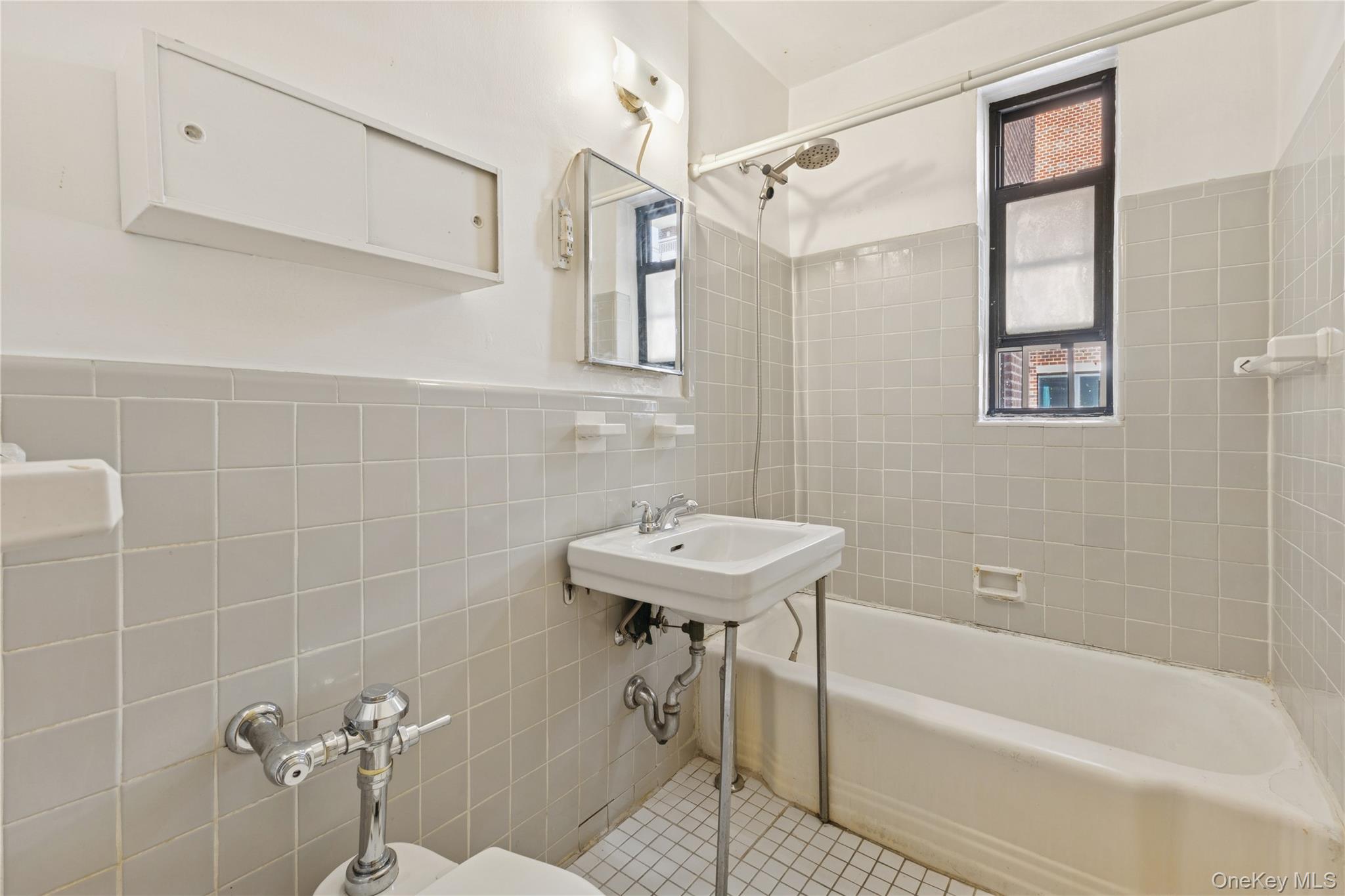 #9 photo, 123-35 82nd Road, クイーンズ区 Kew Gardens , NY 11415