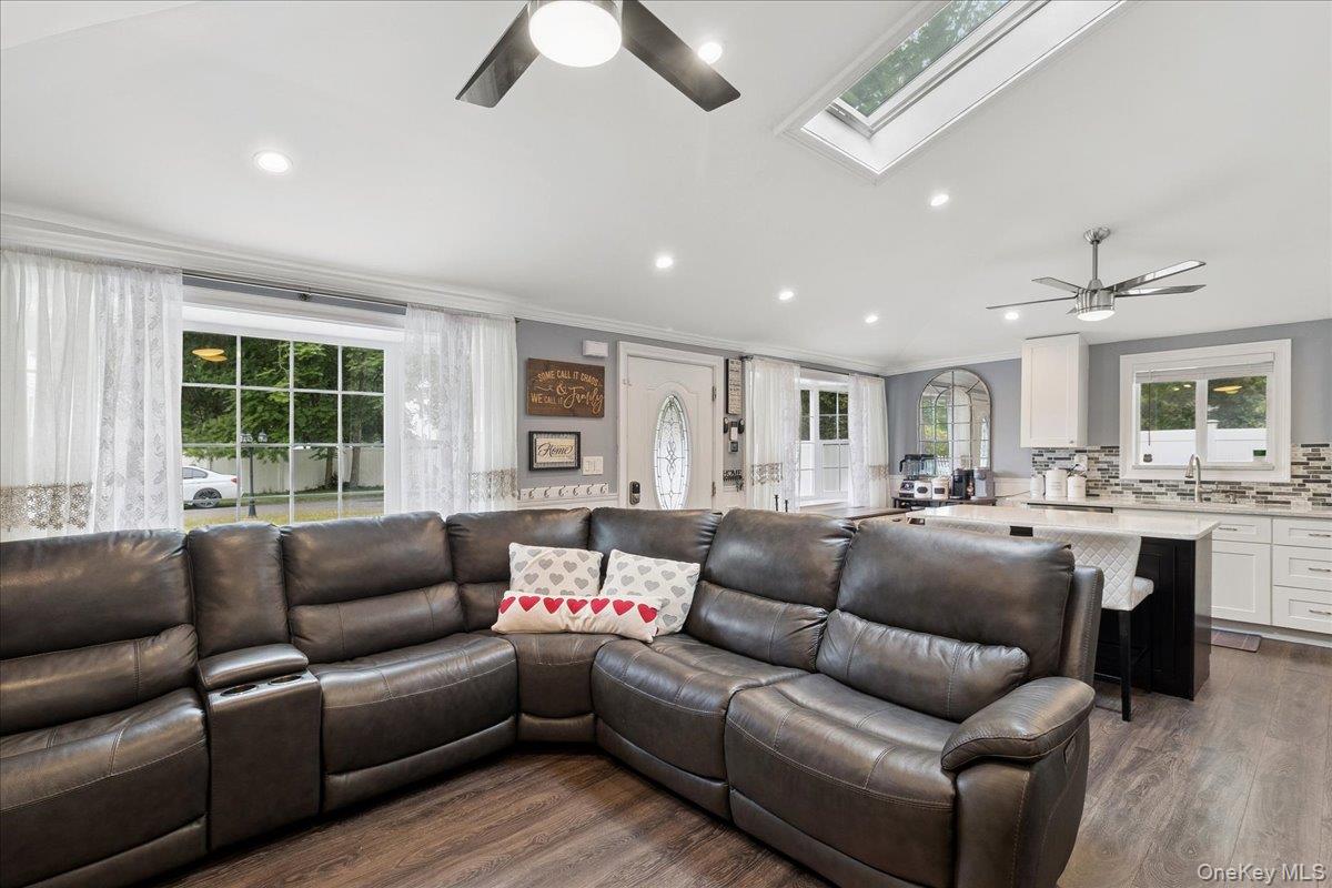 #12 photo, 7 Pinetree Drive, サフォーク郡 Shirley , NY 11967