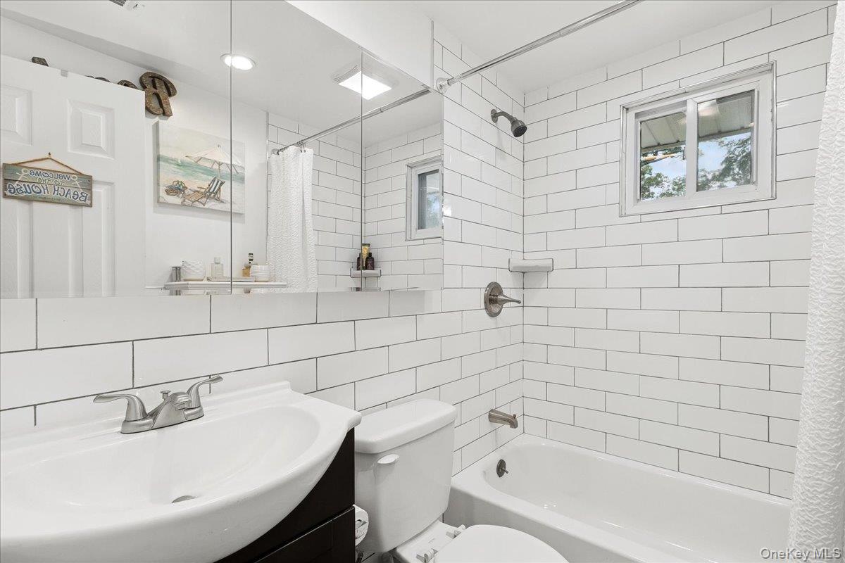 #18 photo, 7 Pinetree Drive, サフォーク郡 Shirley , NY 11967