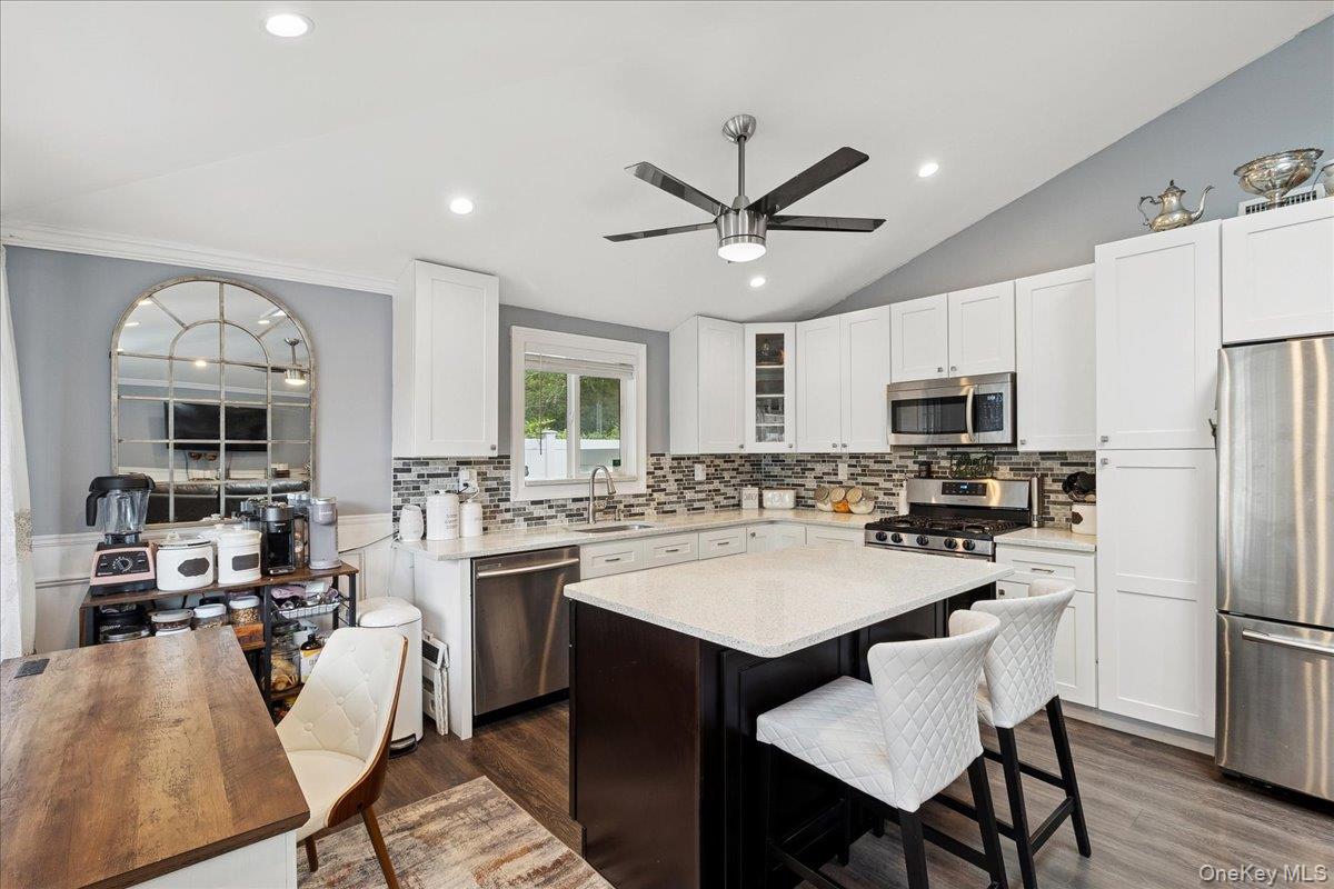 #4 photo, 7 Pinetree Drive, サフォーク郡 Shirley , NY 11967