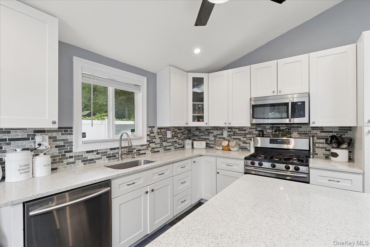 #6 photo, 7 Pinetree Drive, サフォーク郡 Shirley , NY 11967